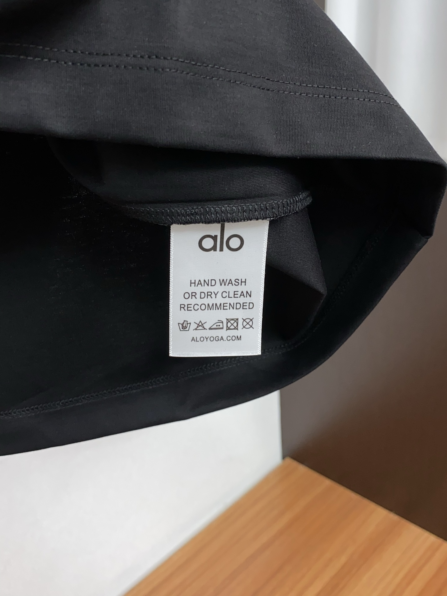 alo 高级定制 2026新款短袖 百搭款式 任何人都可以轻松驾驭 面料全订制工艺 高定一等品丝光棉面料