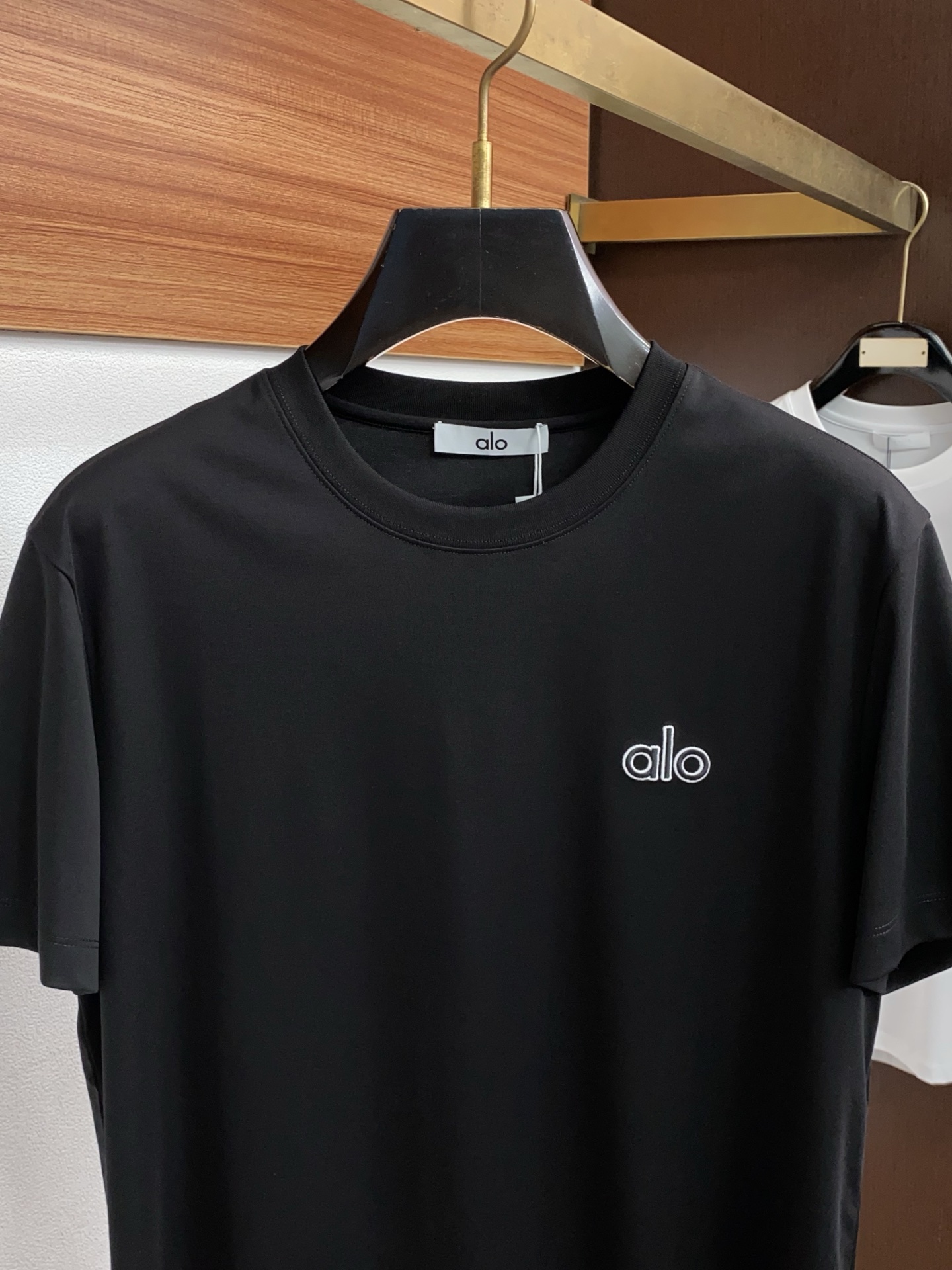 alo 高级定制 2026新款短袖 百搭款式 任何人都可以轻松驾驭 面料全订制工艺 高定一等品丝光棉面料