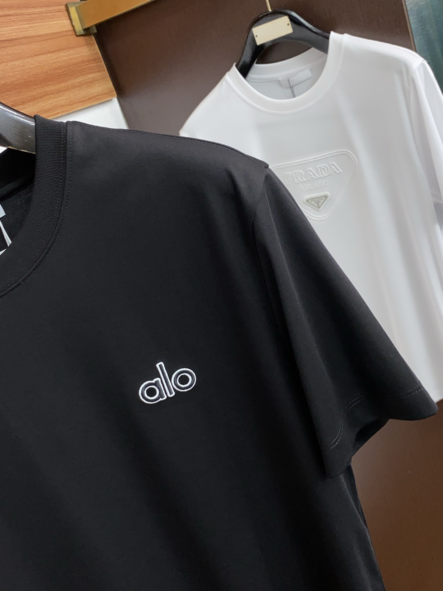 alo 高级定制 2026新款短袖 百搭款式 任何人都可以轻松驾驭 面料全订制工艺 高定一等品丝光棉面料