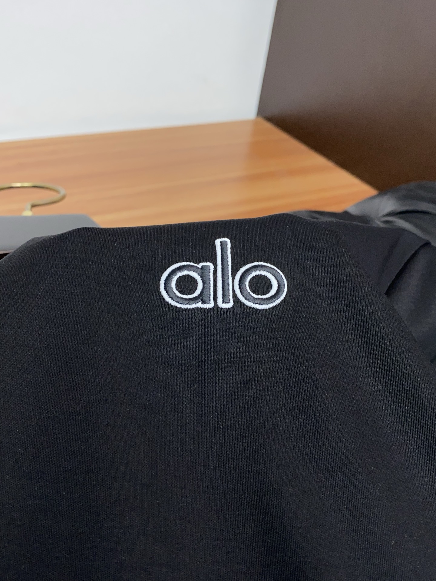 alo 高级定制 2026新款短袖 百搭款式 任何人都可以轻松驾驭 面料全订制工艺 高定一等品丝光棉面料