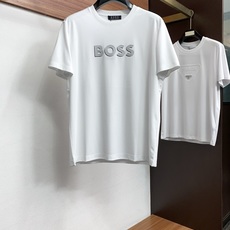 BOSS 26春夏新款首发专柜最新款圆领短袖 高端订制 设计前卫时尚!品牌logo重工艺设计 高端定制100支双面丝光棉 BOSS 26春夏新款首发专柜最新款圆领短袖 高端订制 设计前卫时尚!品牌logo重工艺设计 高端定制100支双面丝光棉