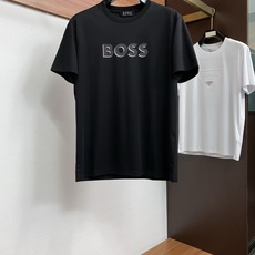BOSS 26春夏新款首发专柜最新款圆领短袖 高端订制 设计前卫时尚!品牌logo重工艺设计 高端定制100支双面丝光棉 BOSS 26春夏新款首发专柜最新款圆领短袖 高端订制 设计前卫时尚!品牌logo重工艺设计 高端定制100支双面丝光棉