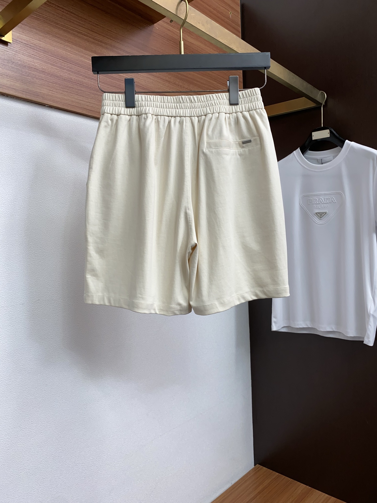 爱马仕 2026春夏季新款，最新休闲短裤。原版裤型上身休闲百搭🌾、随性慵懒范，高级定制面料，订制工艺 舒