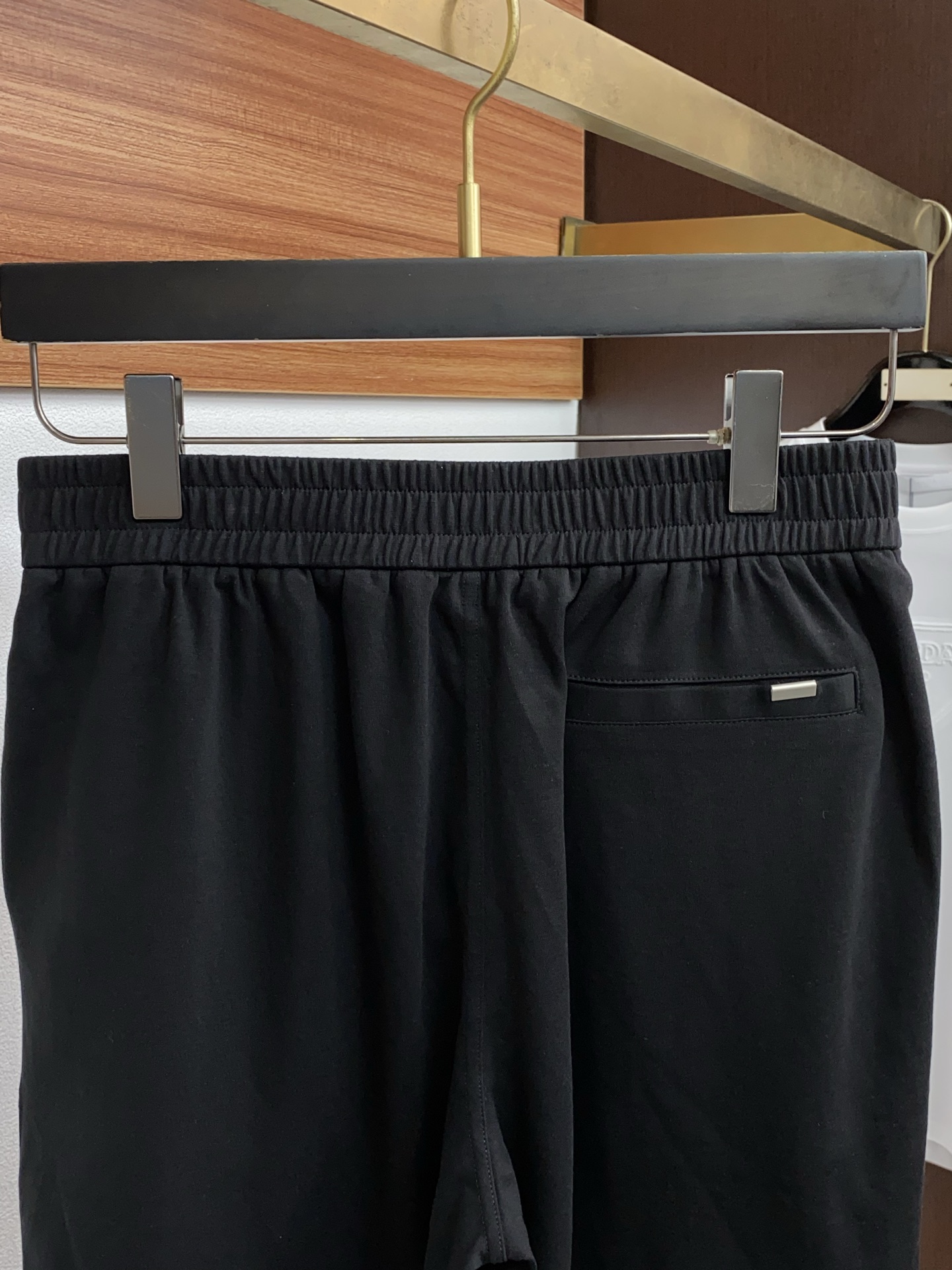 爱马仕 2026春夏季新款，最新休闲短裤。原版裤型上身休闲百搭🌾、随性慵懒范，高级定制面料，订制工艺 舒