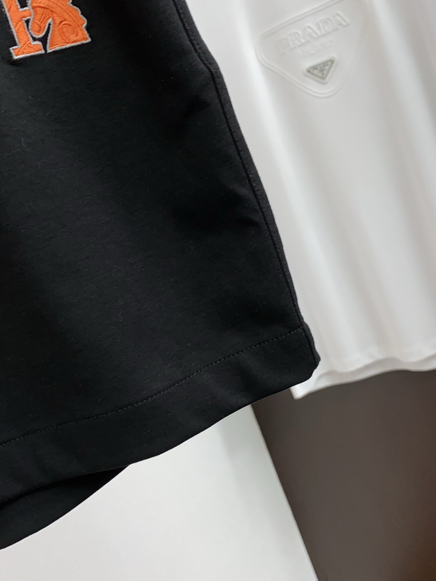 爱马仕 2026春夏季新款，最新休闲短裤。原版裤型上身休闲百搭🌾、随性慵懒范，高级定制面料，订制工艺 舒