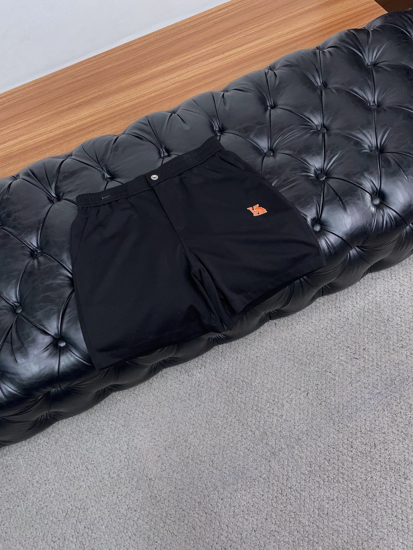 爱马仕 2026春夏季新款，最新休闲短裤。原版裤型上身休闲百搭🌾、随性慵懒范，高级定制面料，订制工艺 舒