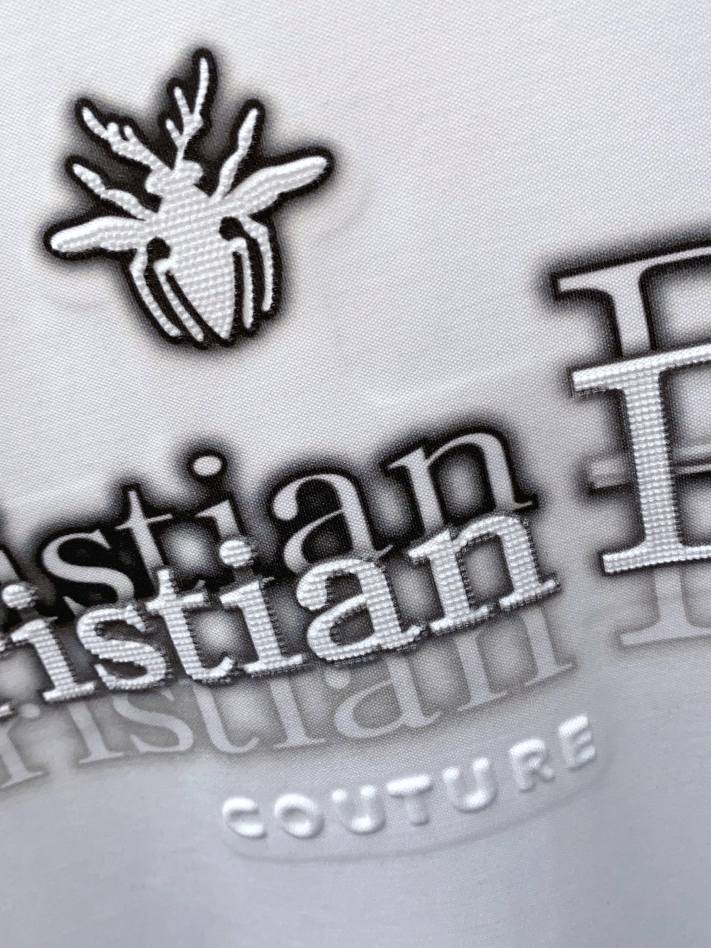 高级定制 2026新款短袖 百搭款式 任何人都可以轻松驾驭 面料全订制工艺 高定一等品丝光棉面料 面料手