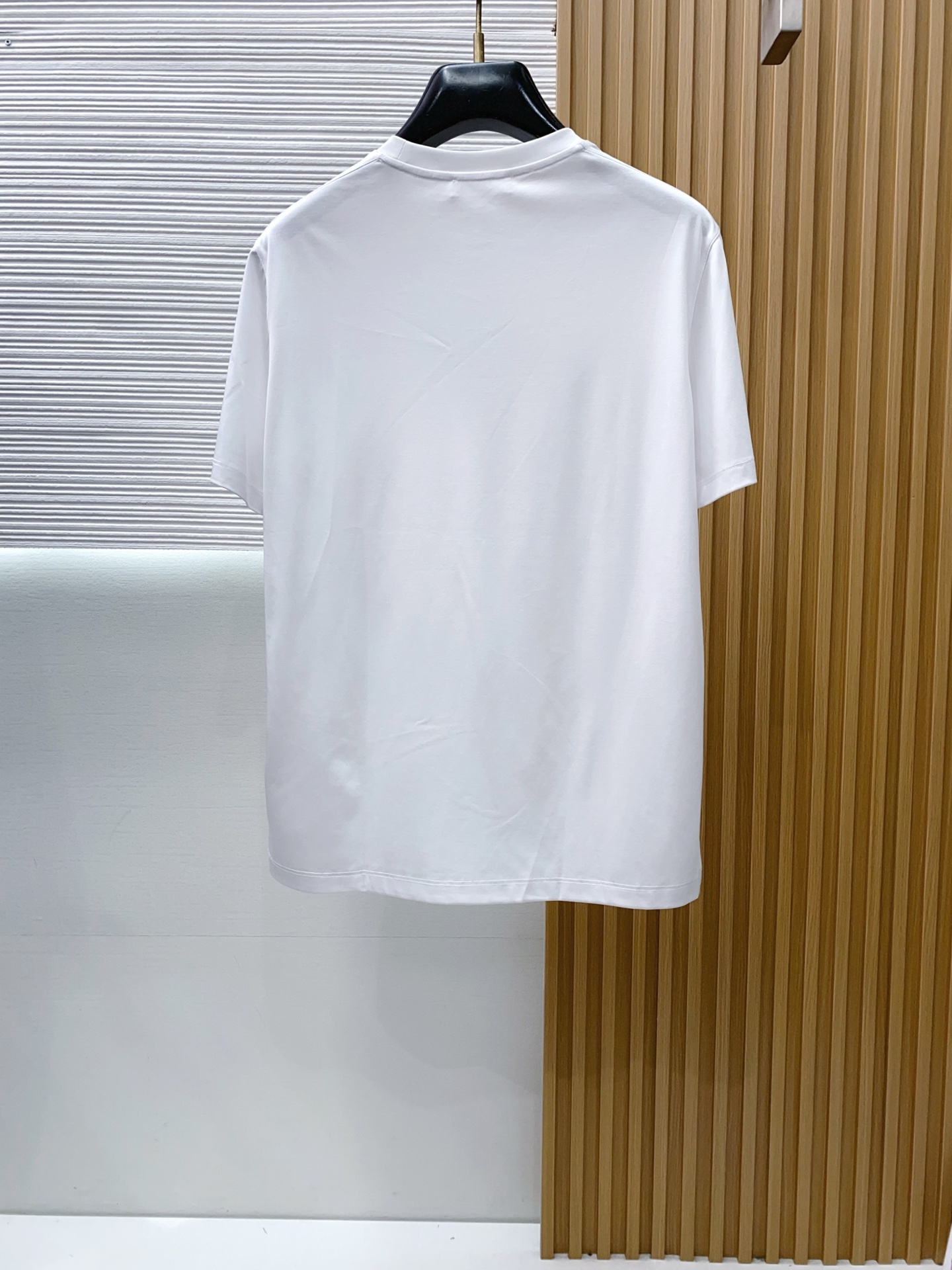 普拉达 2026春夏新款首发专柜最新款圆领短袖 高端订制 设计前卫时尚！品牌logo重工艺设计 高端定制