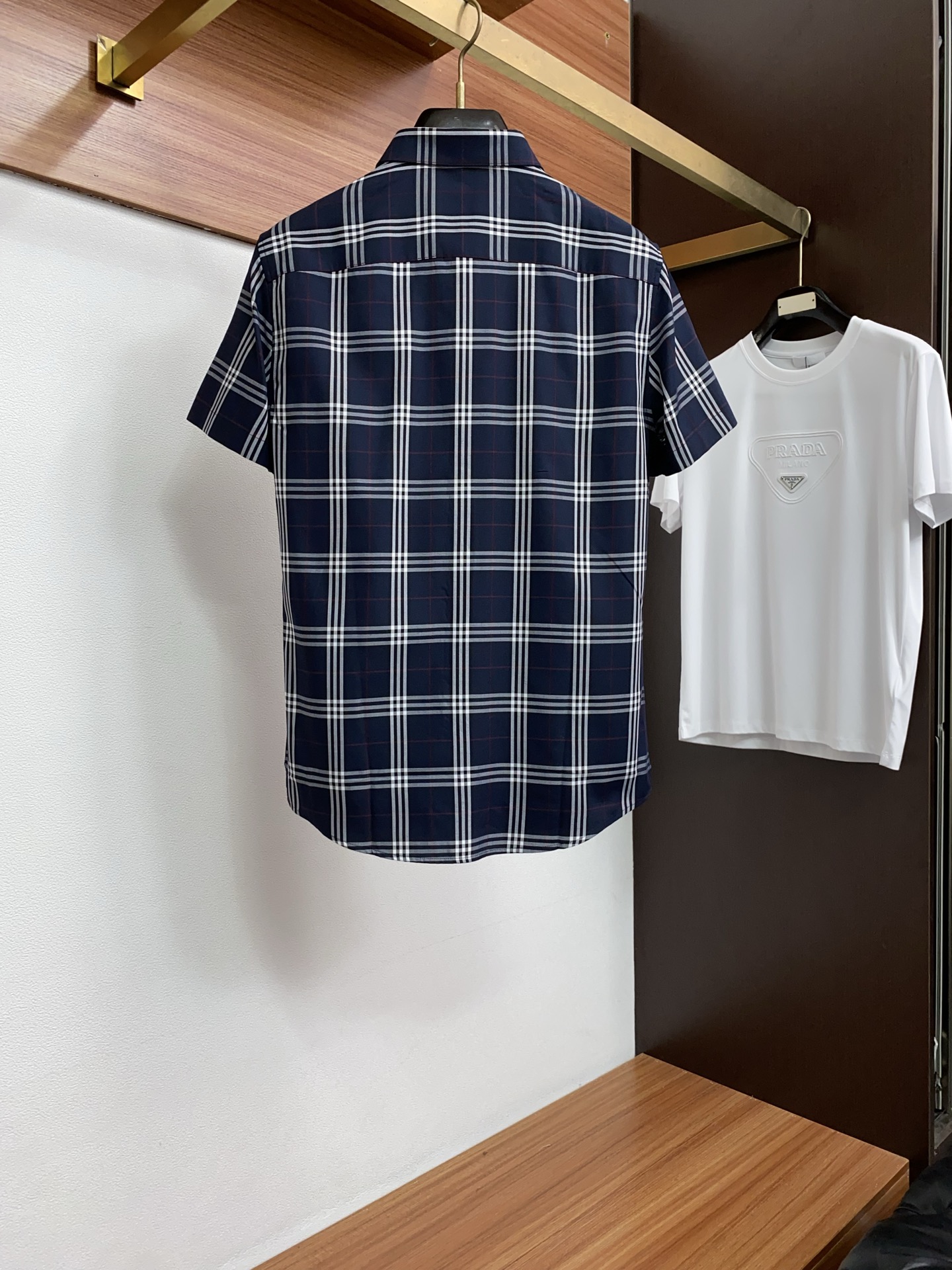 巴宝莉 2026 男士天丝棉衬衫，商务休闲修身款短袖衬衫 宜商务 宜休闲！限量新款，都市商务气质款！ 衬