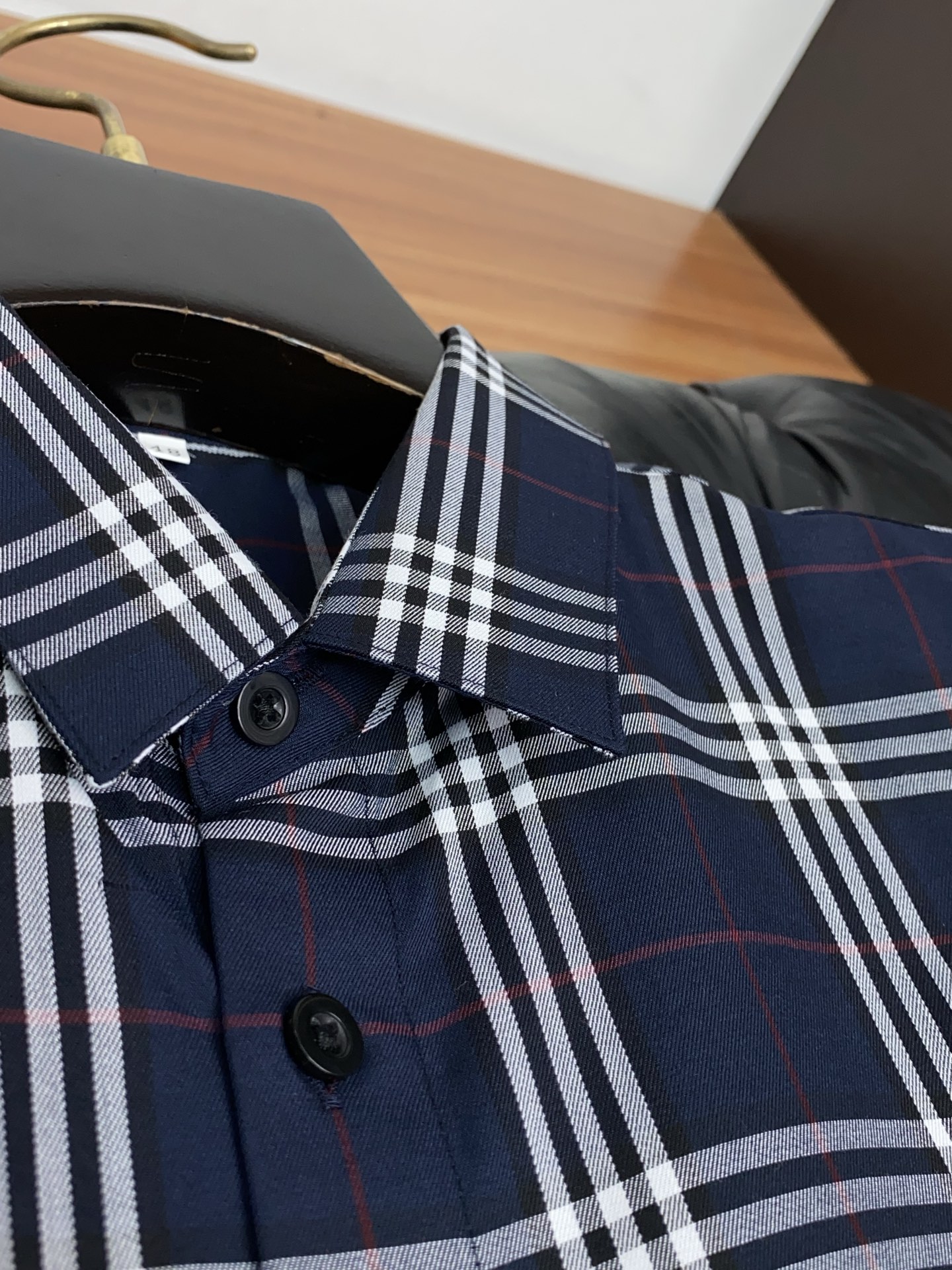 巴宝莉 2026 男士天丝棉衬衫，商务休闲修身款短袖衬衫 宜商务 宜休闲！限量新款，都市商务气质款！ 衬