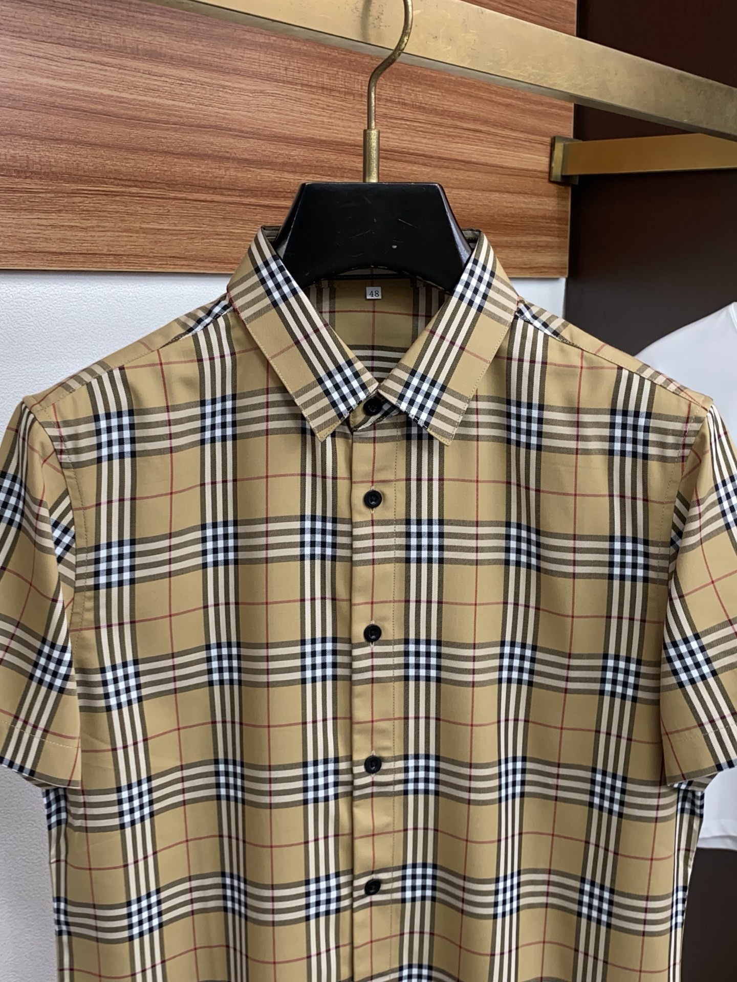 巴宝莉 2026 男士天丝棉衬衫，商务休闲修身款短袖衬衫 宜商务 宜休闲！限量新款，都市商务气质款！ 衬