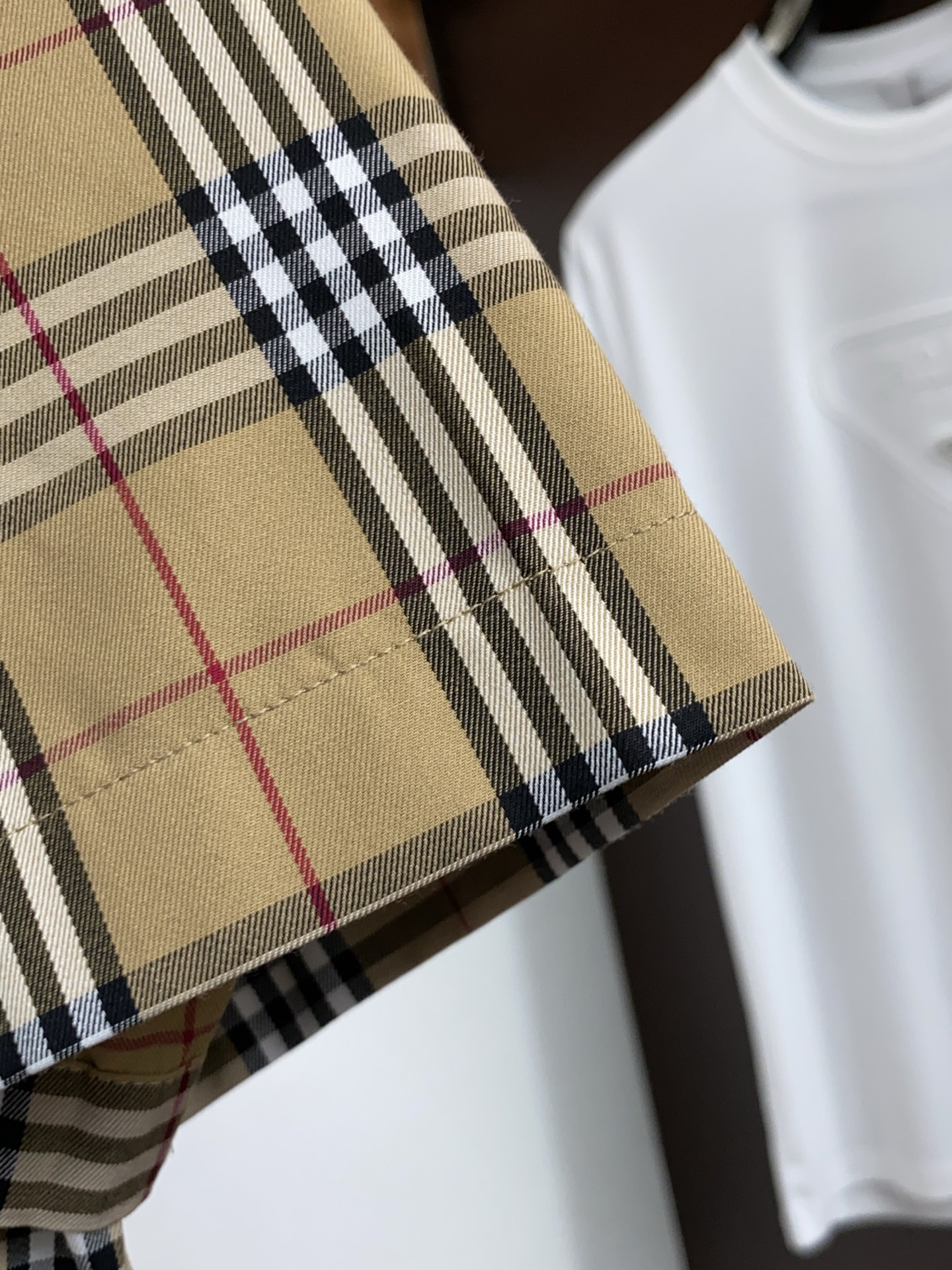 巴宝莉 2026 男士天丝棉衬衫，商务休闲修身款短袖衬衫 宜商务 宜休闲！限量新款，都市商务气质款！ 衬