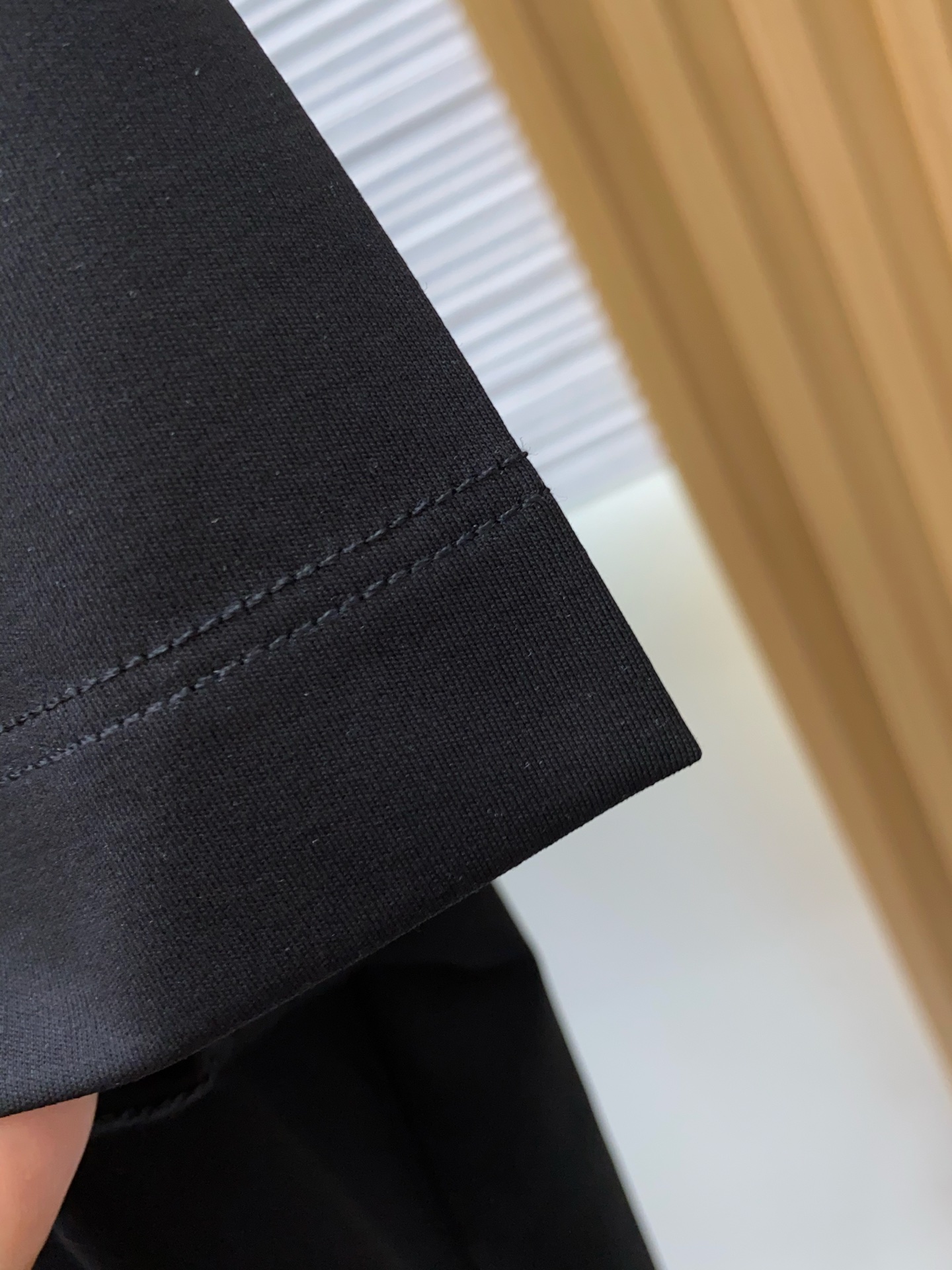 巴宝莉 2026春夏新款首发专柜最新款圆领短袖 高端订制 设计前卫时尚！品牌logo重工艺设计 高端定制