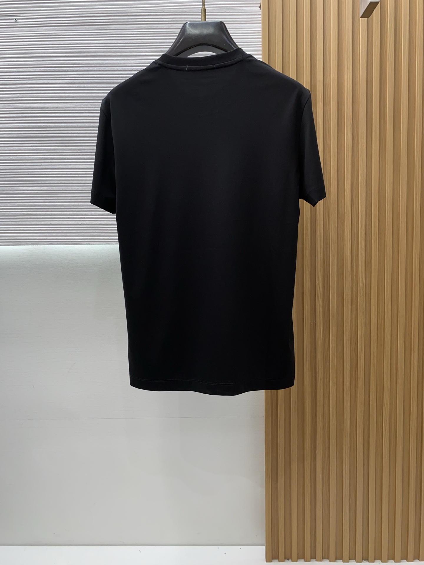 巴宝莉 2026春夏新款首发专柜最新款圆领短袖 高端订制 设计前卫时尚！品牌logo重工艺设计 高端定制