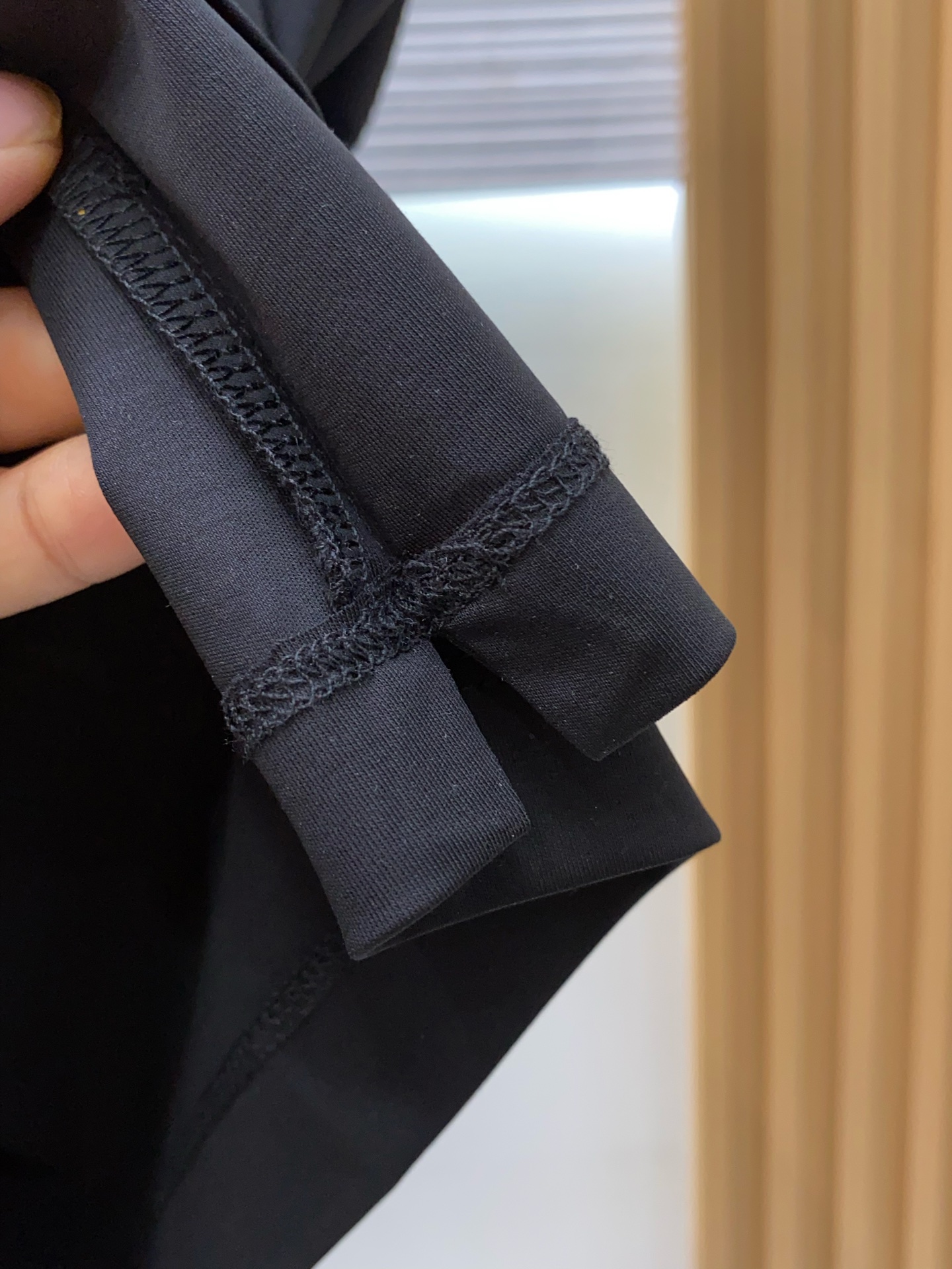 巴宝莉 2026春夏新款首发专柜最新款圆领短袖 高端订制 设计前卫时尚！品牌logo重工艺设计 高端定制