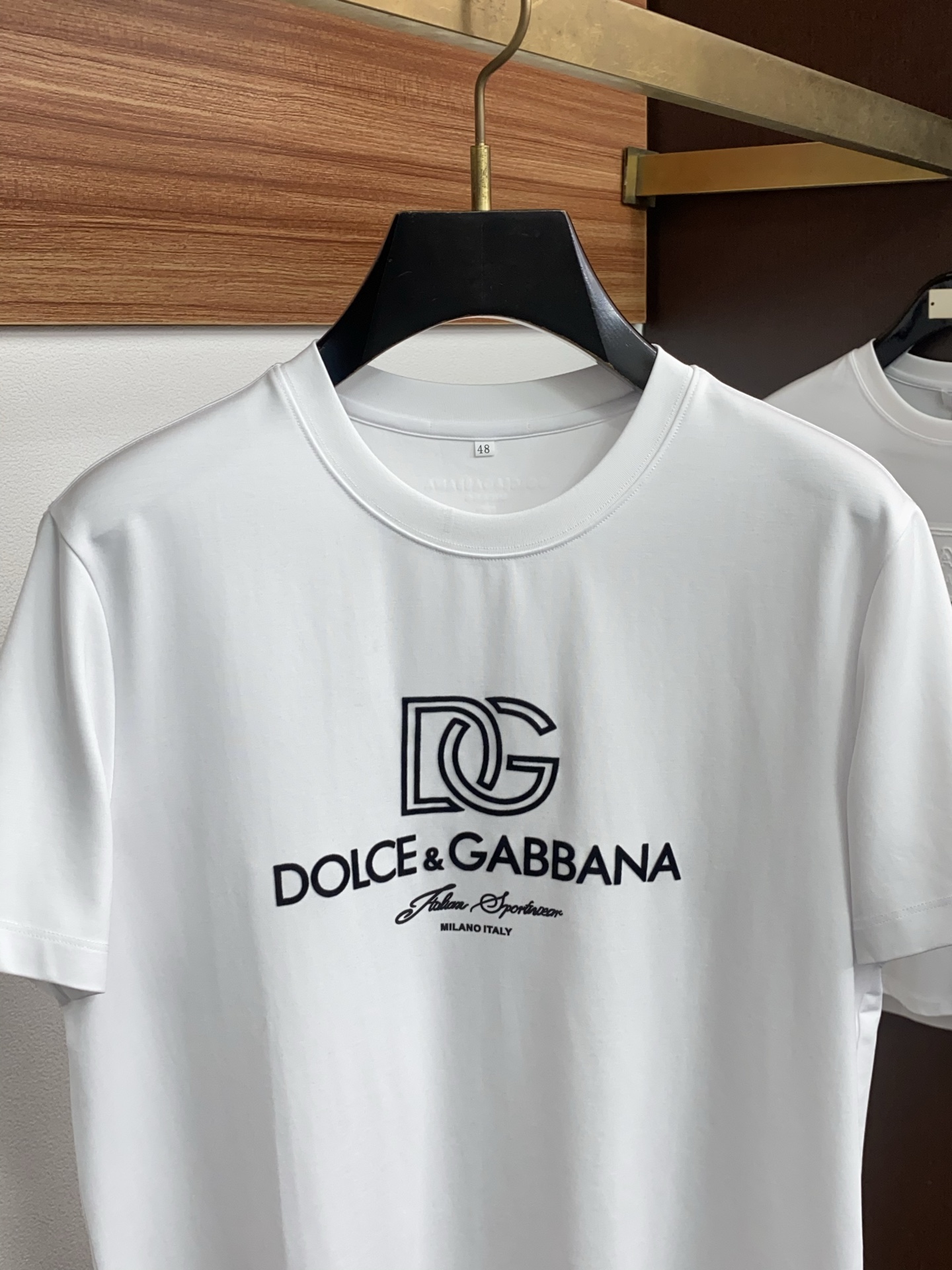 DG 2026春夏新款首发专柜最新款圆领短袖 高端订制 设计前卫时尚！品牌logo重工艺设计 高端定制双