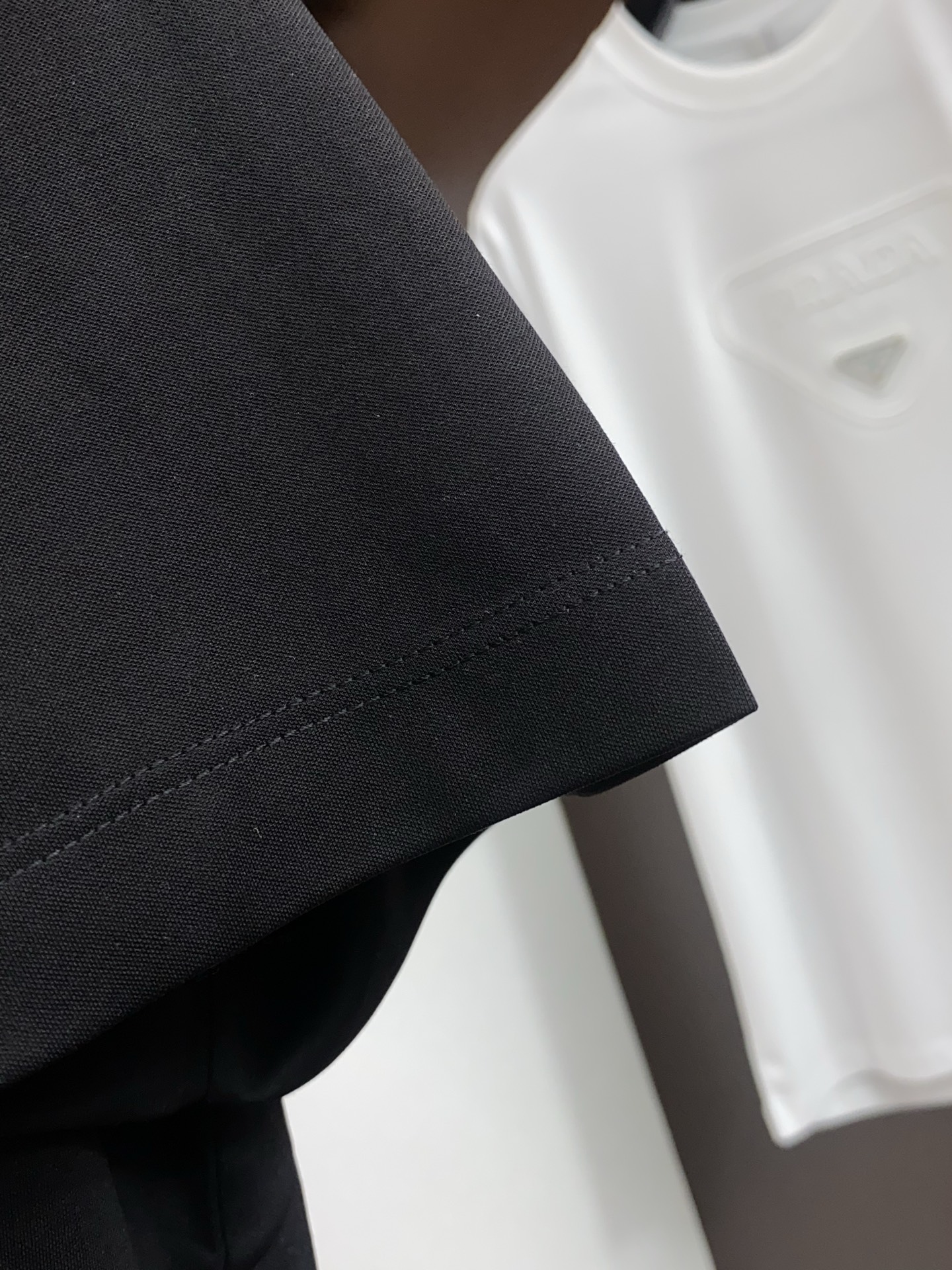 DG 2026春夏新款首发专柜最新款圆领短袖 高端订制 设计前卫时尚！品牌logo重工艺设计 高端定制双