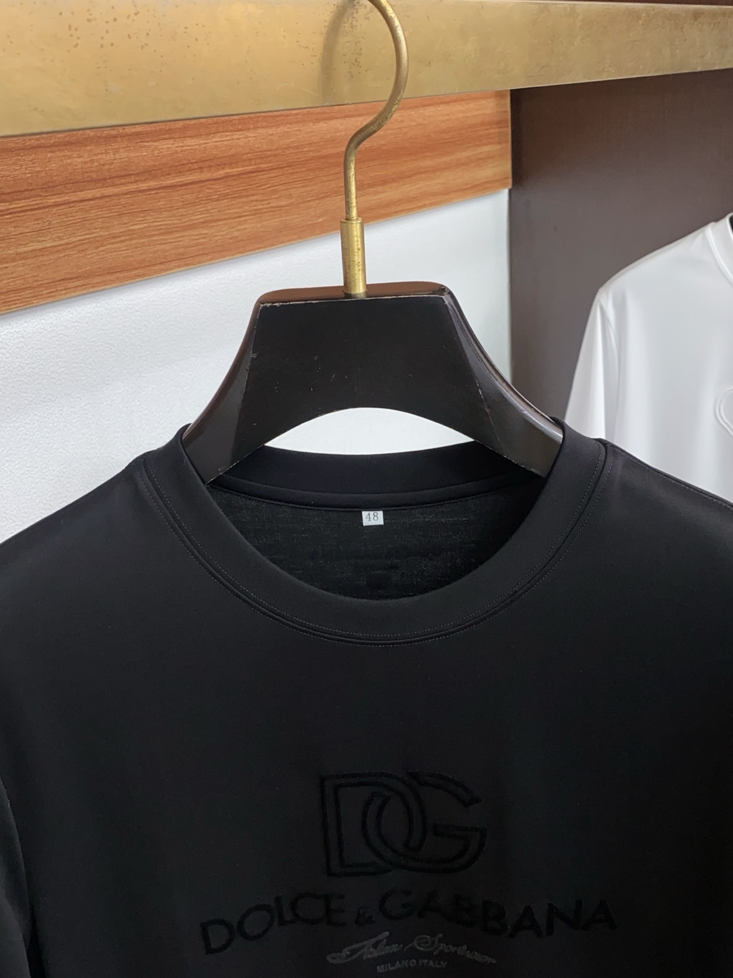 DG 2026春夏新款首发专柜最新款圆领短袖 高端订制 设计前卫时尚！品牌logo重工艺设计 高端定制双