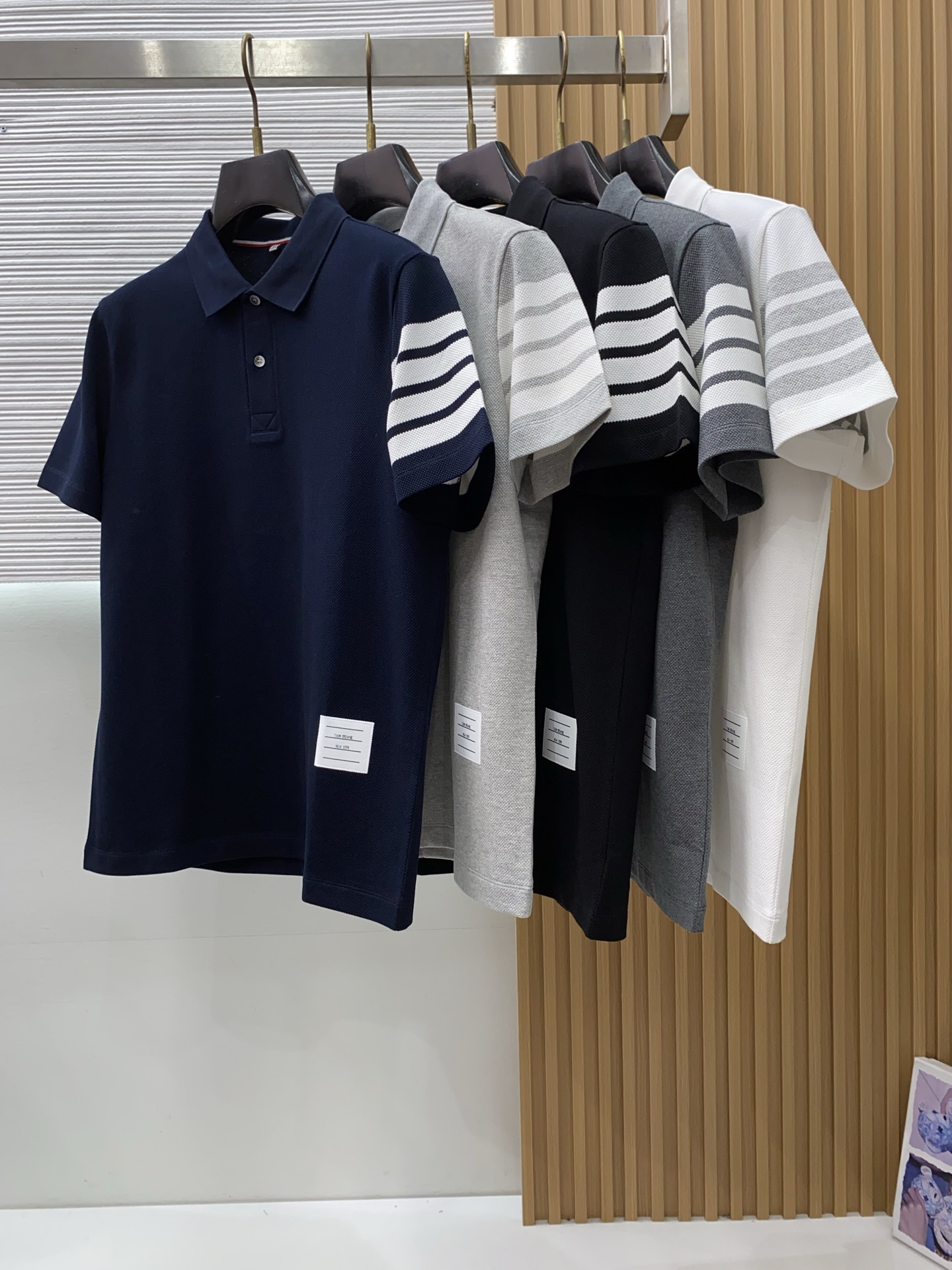 TB 2026s经典时尚翻领 Polo衫短袖 ，贸易公司渠道订单，简约大气，时尚百搭，品相更是无法挑剔！