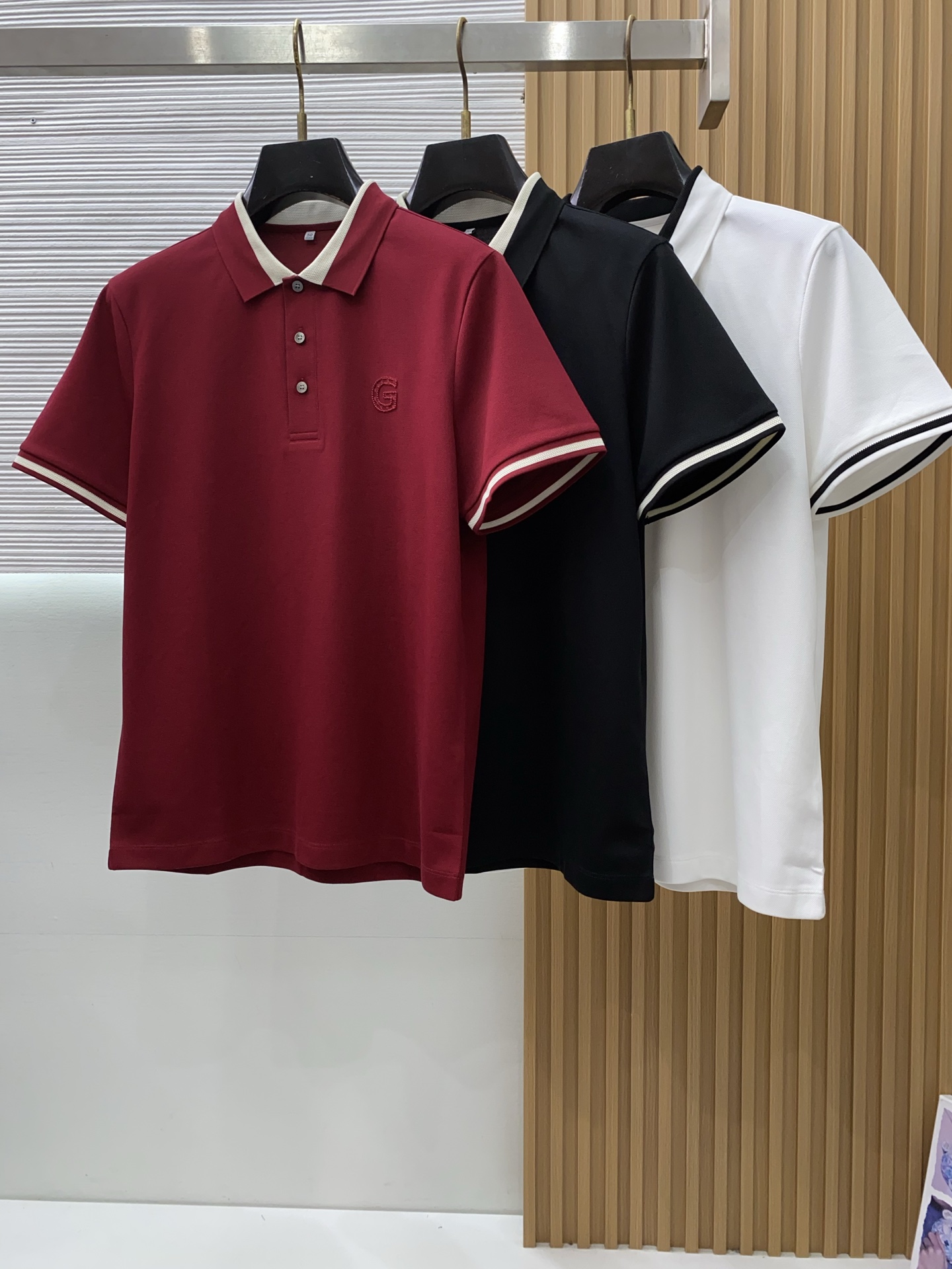 古奇 2026s经典时尚翻领 Polo衫短袖 ，贸易公司渠道订单，简约大气，时尚百搭，品相更是无法挑剔！