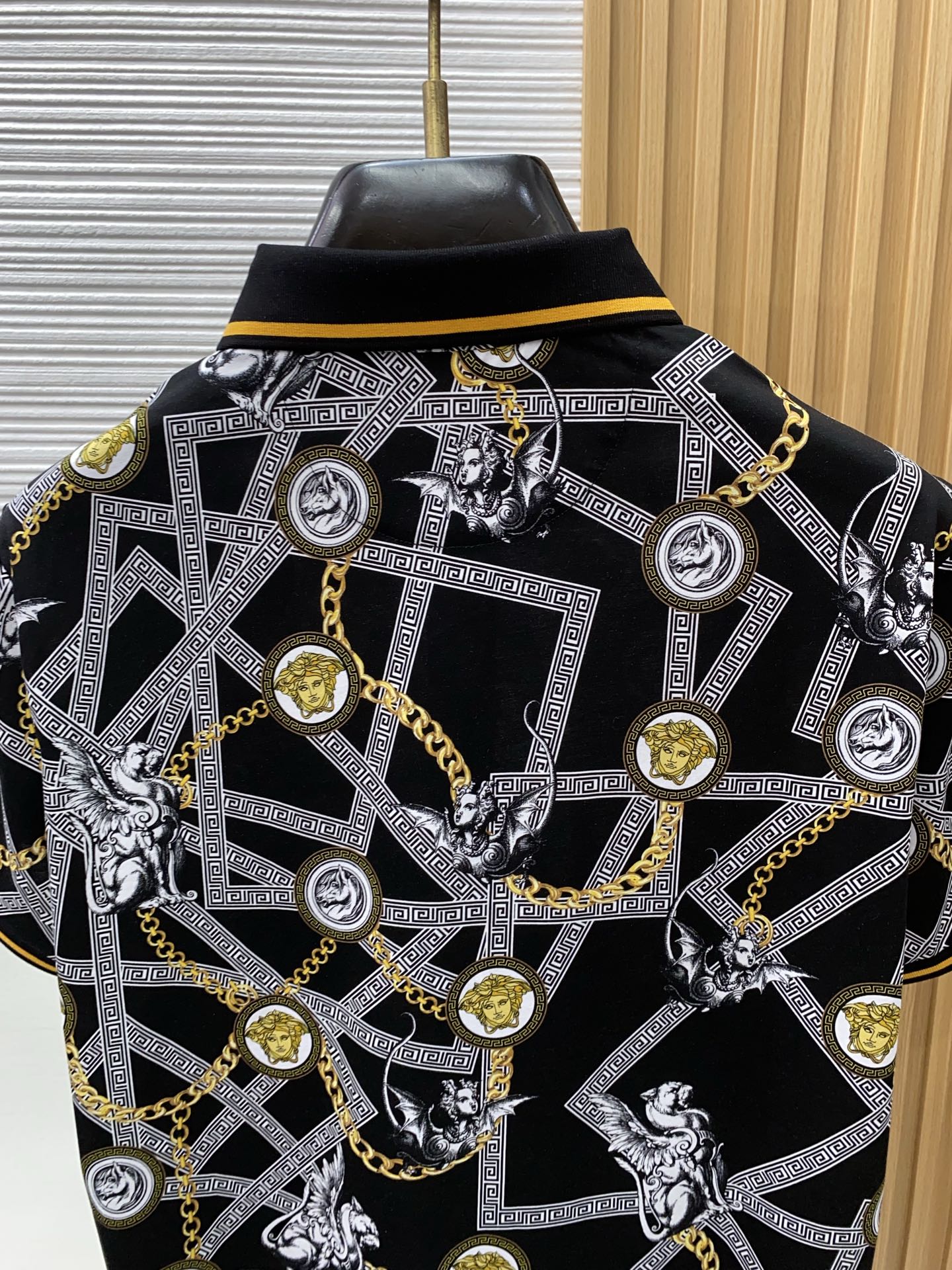 范思哲 2026s经典时尚翻领 Polo衫短袖 ，贸易公司渠道订单，简约大气，时尚百搭，品相更是无法挑剔