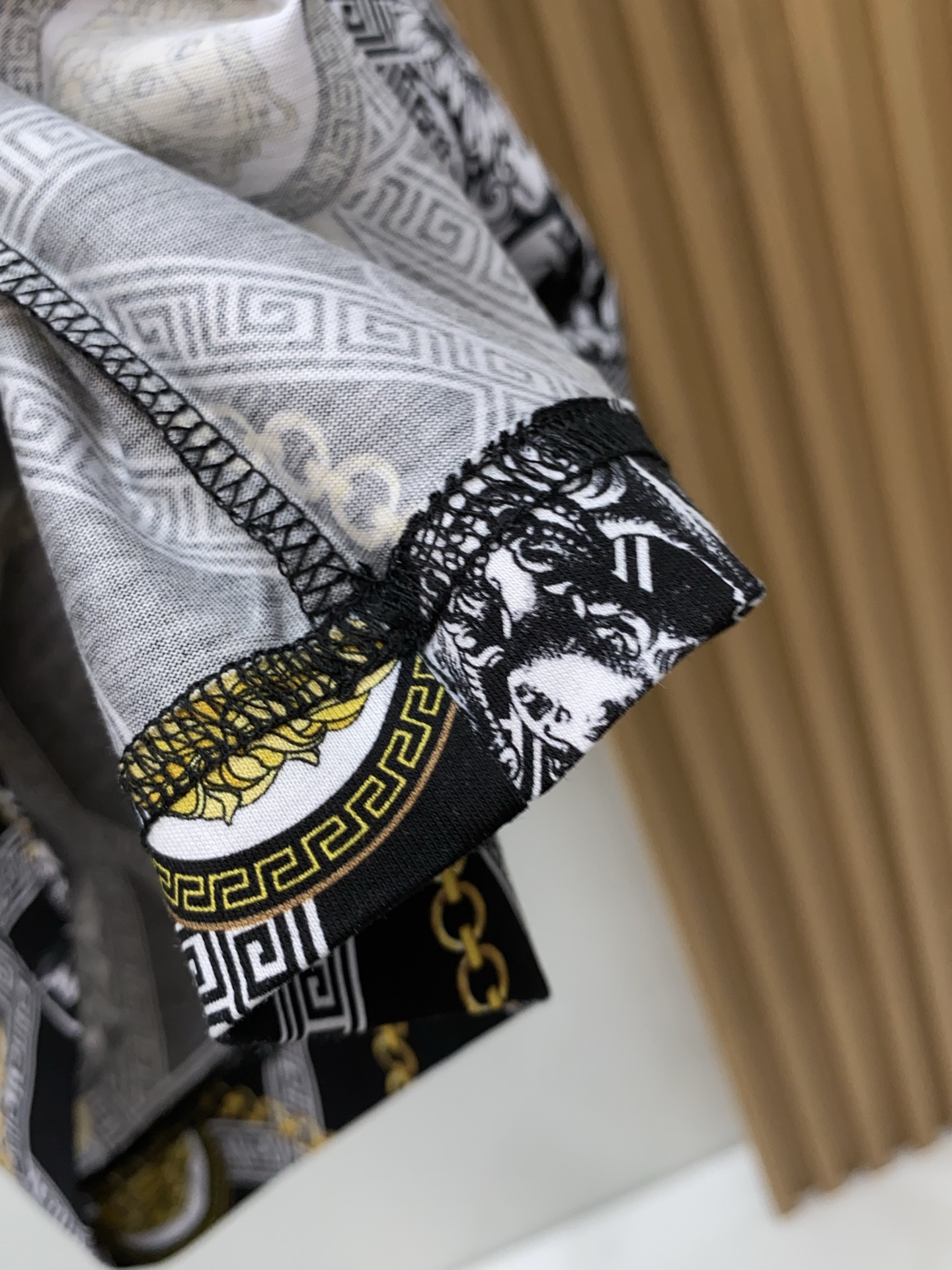 范思哲 2026s经典时尚翻领 Polo衫短袖 ，贸易公司渠道订单，简约大气，时尚百搭，品相更是无法挑剔