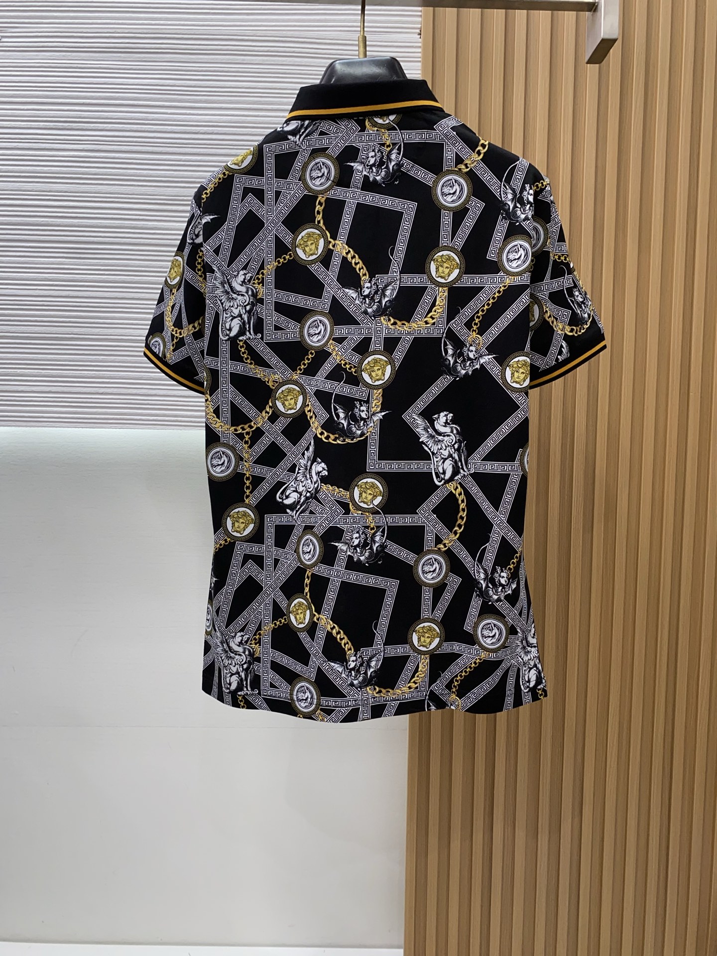 范思哲 2026s经典时尚翻领 Polo衫短袖 ，贸易公司渠道订单，简约大气，时尚百搭，品相更是无法挑剔