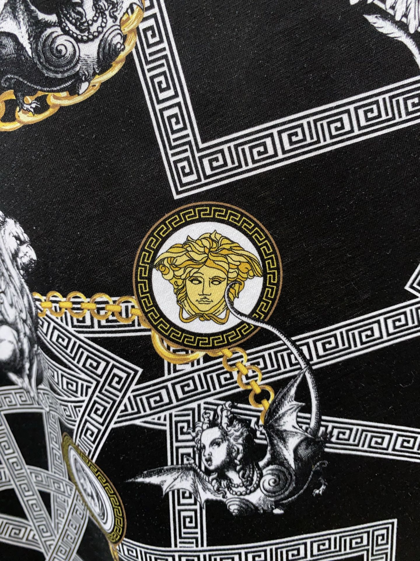 范思哲 2026s经典时尚翻领 Polo衫短袖 ，贸易公司渠道订单，简约大气，时尚百搭，品相更是无法挑剔