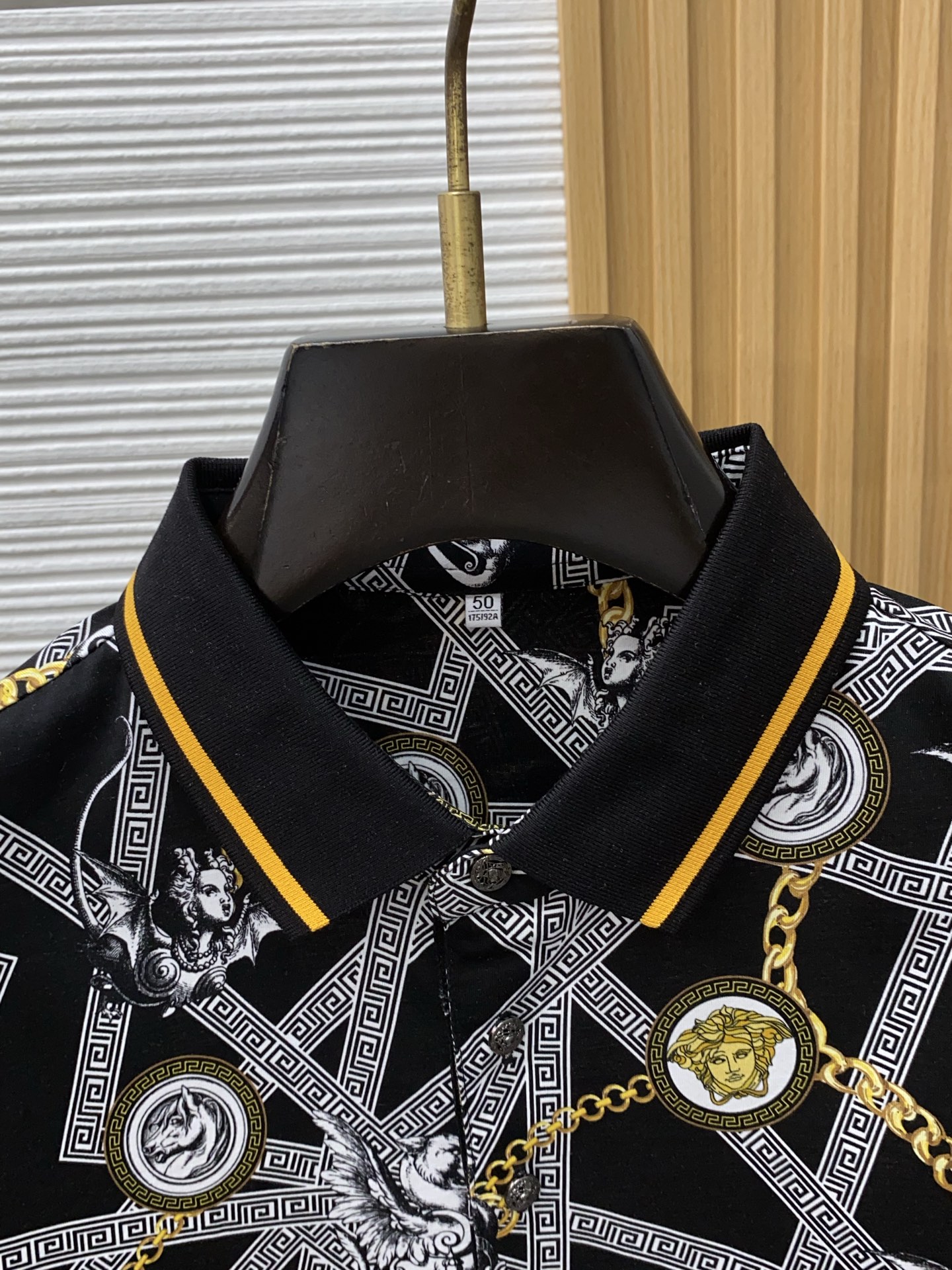 范思哲 2026s经典时尚翻领 Polo衫短袖 ，贸易公司渠道订单，简约大气，时尚百搭，品相更是无法挑剔