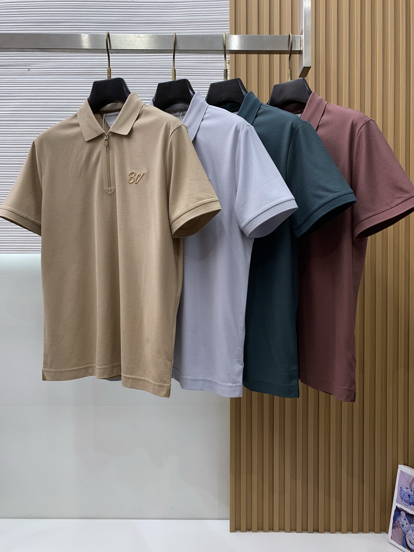 BV 2026s经典时尚翻领 Polo衫短袖 ，贸易公司渠道订单，简约大气，时尚百搭，品相更是无法挑剔！