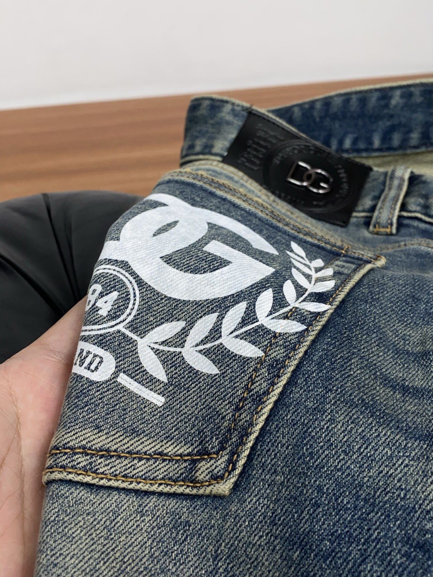 DG 26新款 市场独家订制进口丹宁牛仔面料 稀缺面料 超级舒服 工艺复杂四季款牛仔裤 针织牛从做旧 独