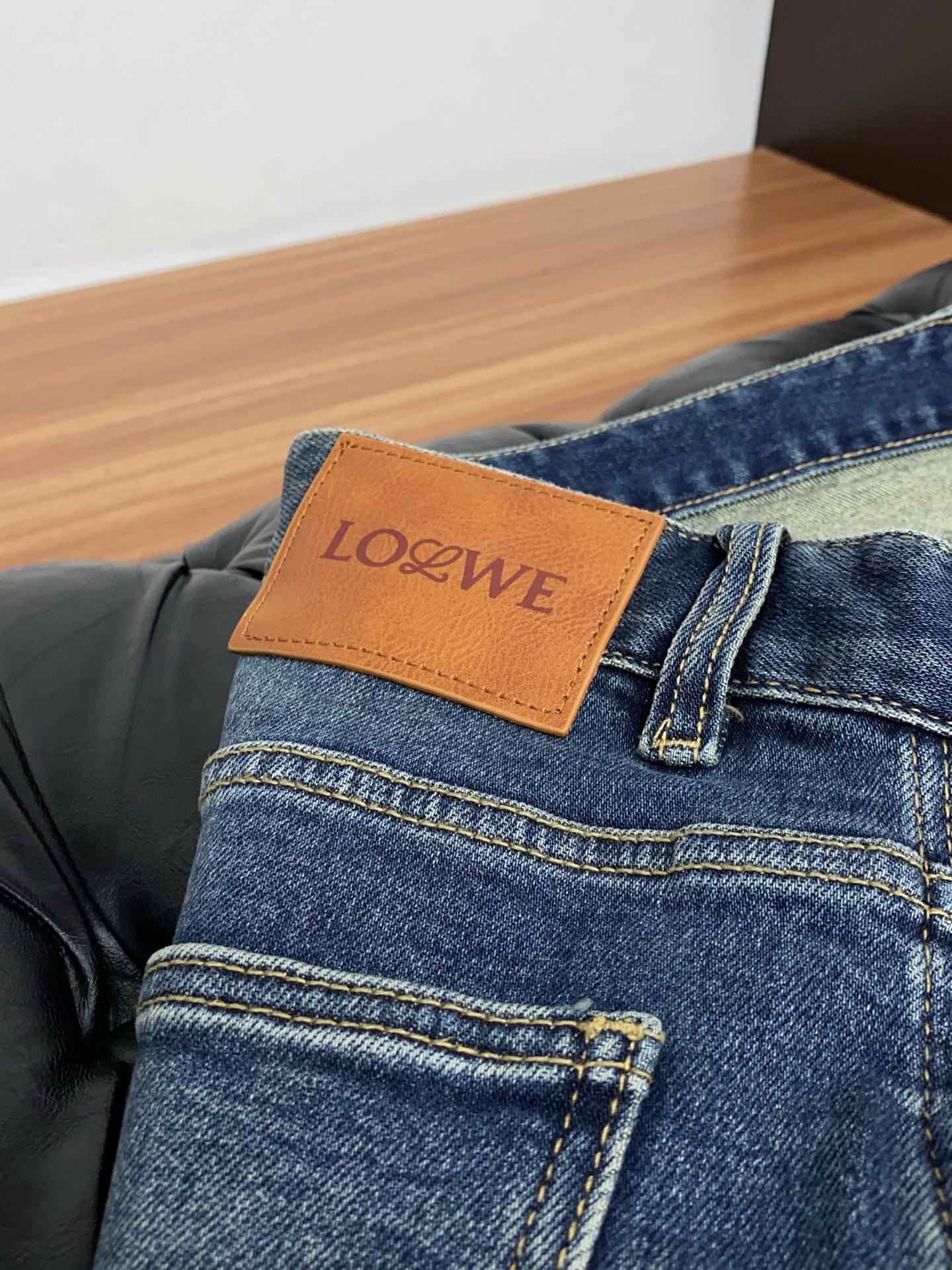 罗意威 26新款 市场独家订制进口丹宁牛仔面料 稀缺面料 超级舒服 工艺复杂四季款牛仔裤 针织牛从做旧 