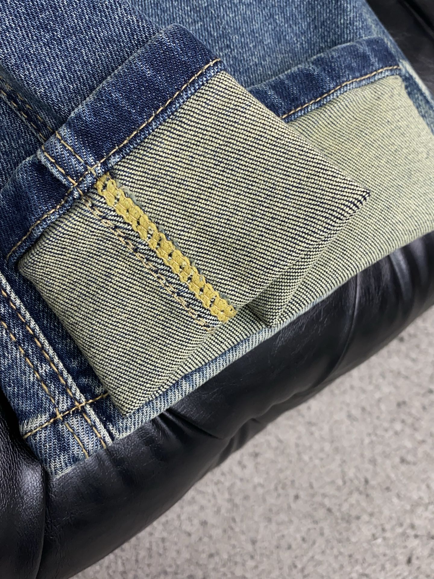 罗意威 26新款 市场独家订制进口丹宁牛仔面料 稀缺面料 超级舒服 工艺复杂四季款牛仔裤 针织牛从做旧 