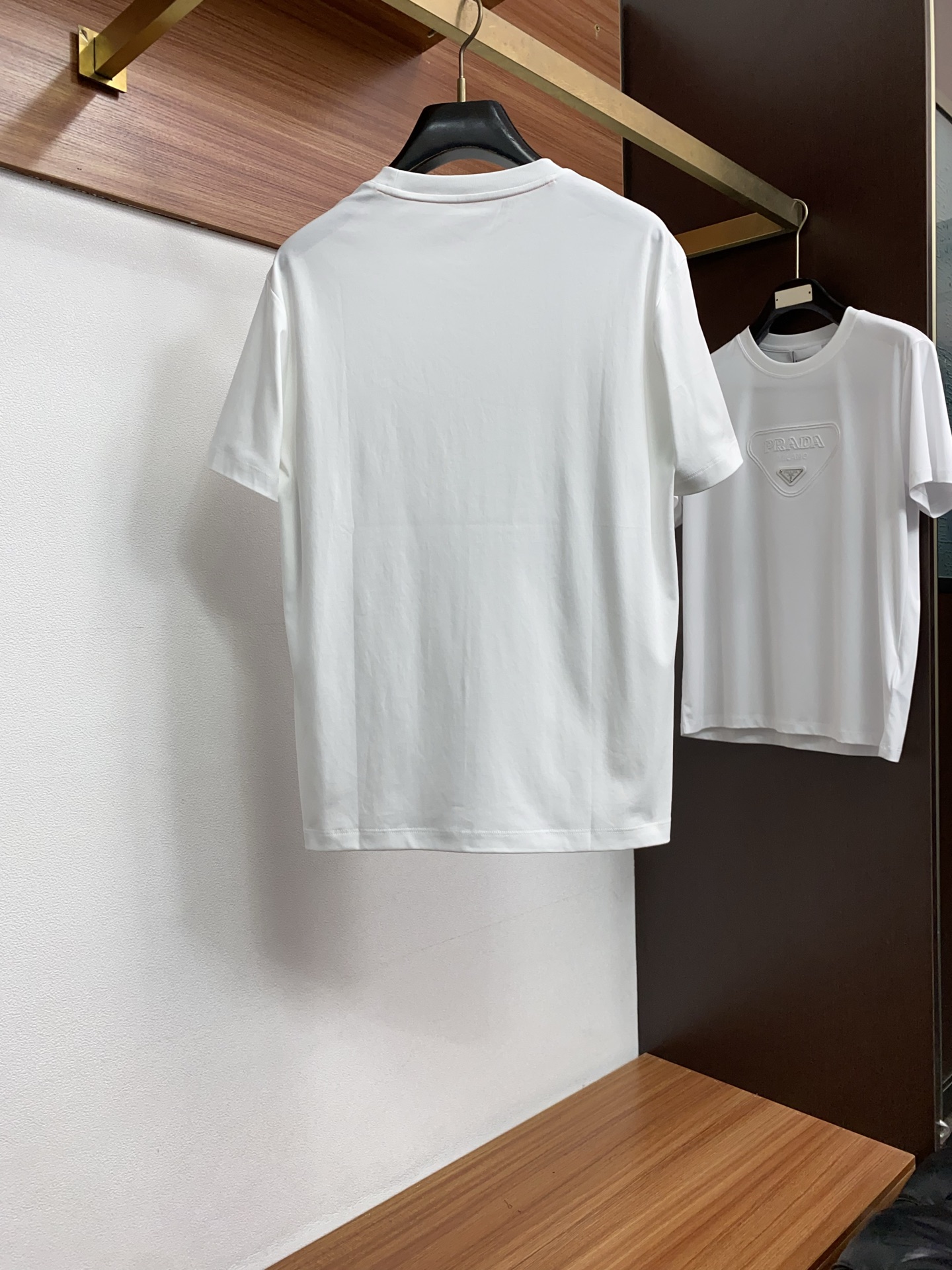 爱马仕 2026s经典时尚短袖 ，贸易公司渠道订单，简约大气，时尚百搭，品相更是无法挑剔！选用客供进口1