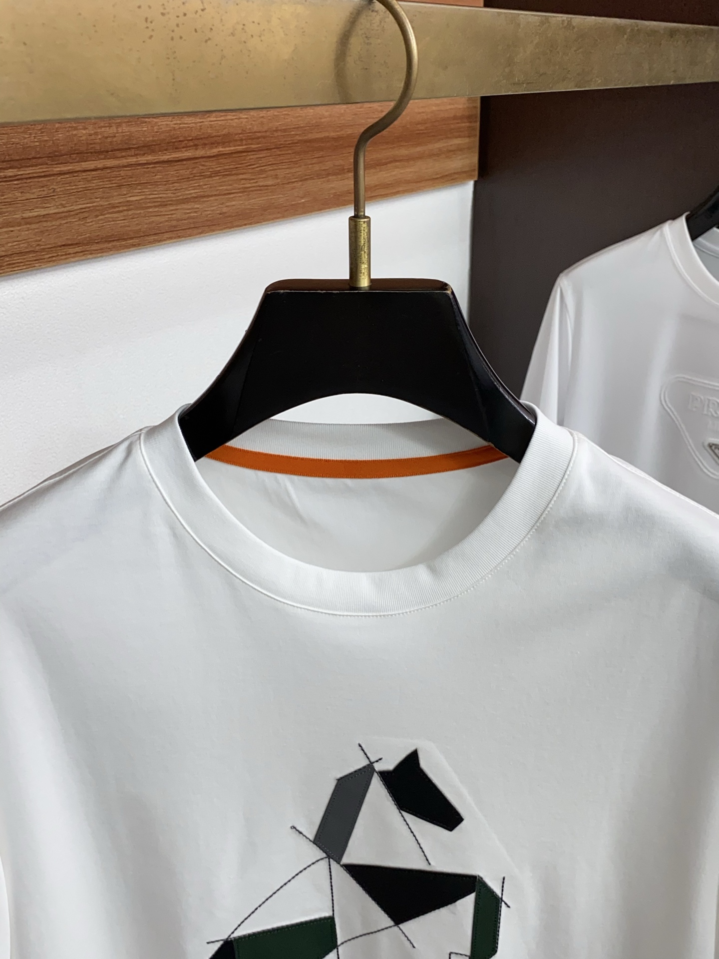 爱马仕 2026s经典时尚短袖 ，贸易公司渠道订单，简约大气，时尚百搭，品相更是无法挑剔！选用客供进口1