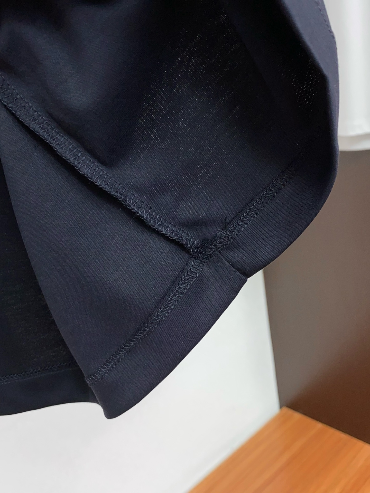 爱马仕 2026s经典时尚短袖 ，贸易公司渠道订单，简约大气，时尚百搭，品相更是无法挑剔！选用客供进口1