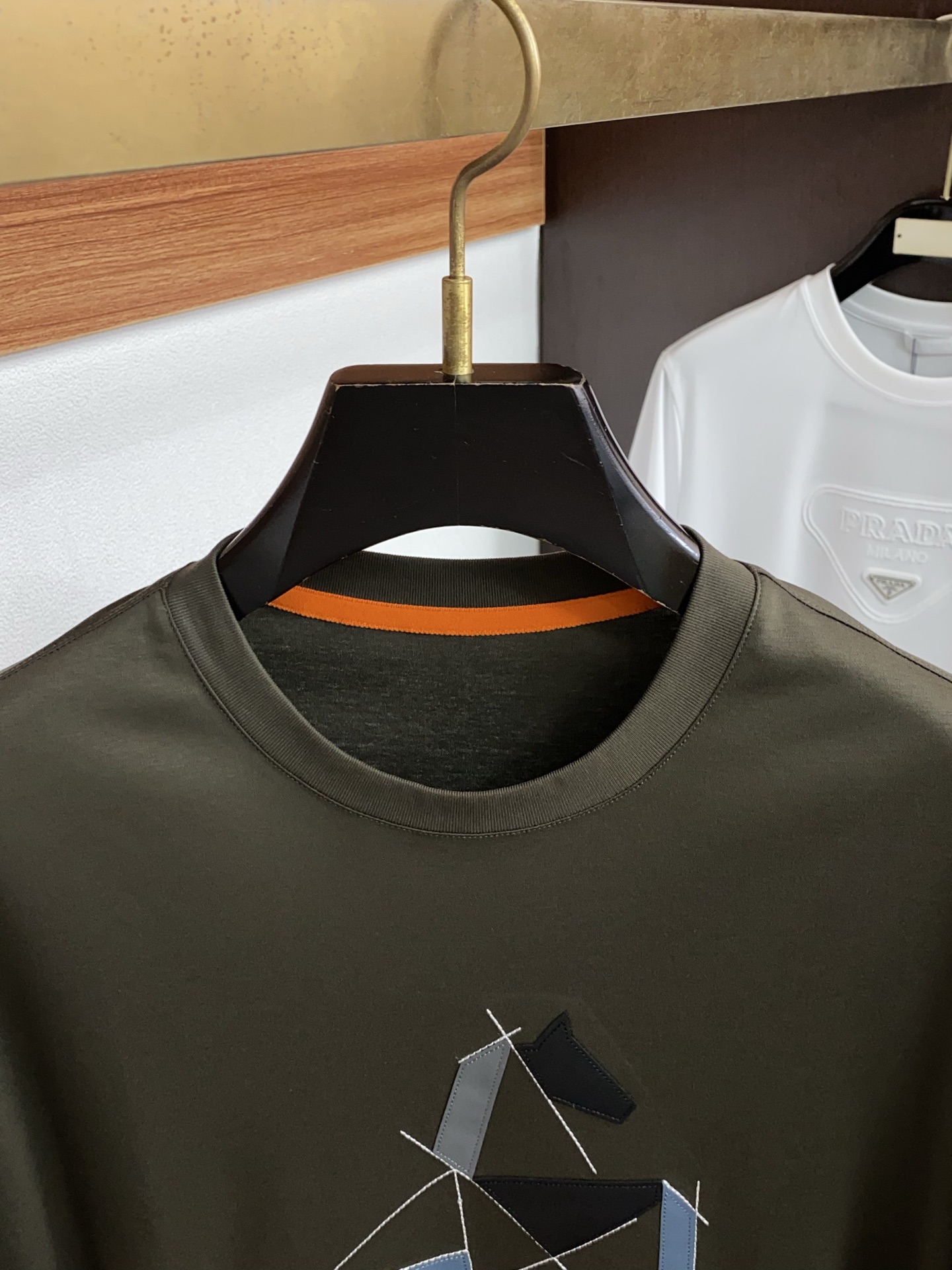 爱马仕 2026s经典时尚短袖 ，贸易公司渠道订单，简约大气，时尚百搭，品相更是无法挑剔！选用客供进口1