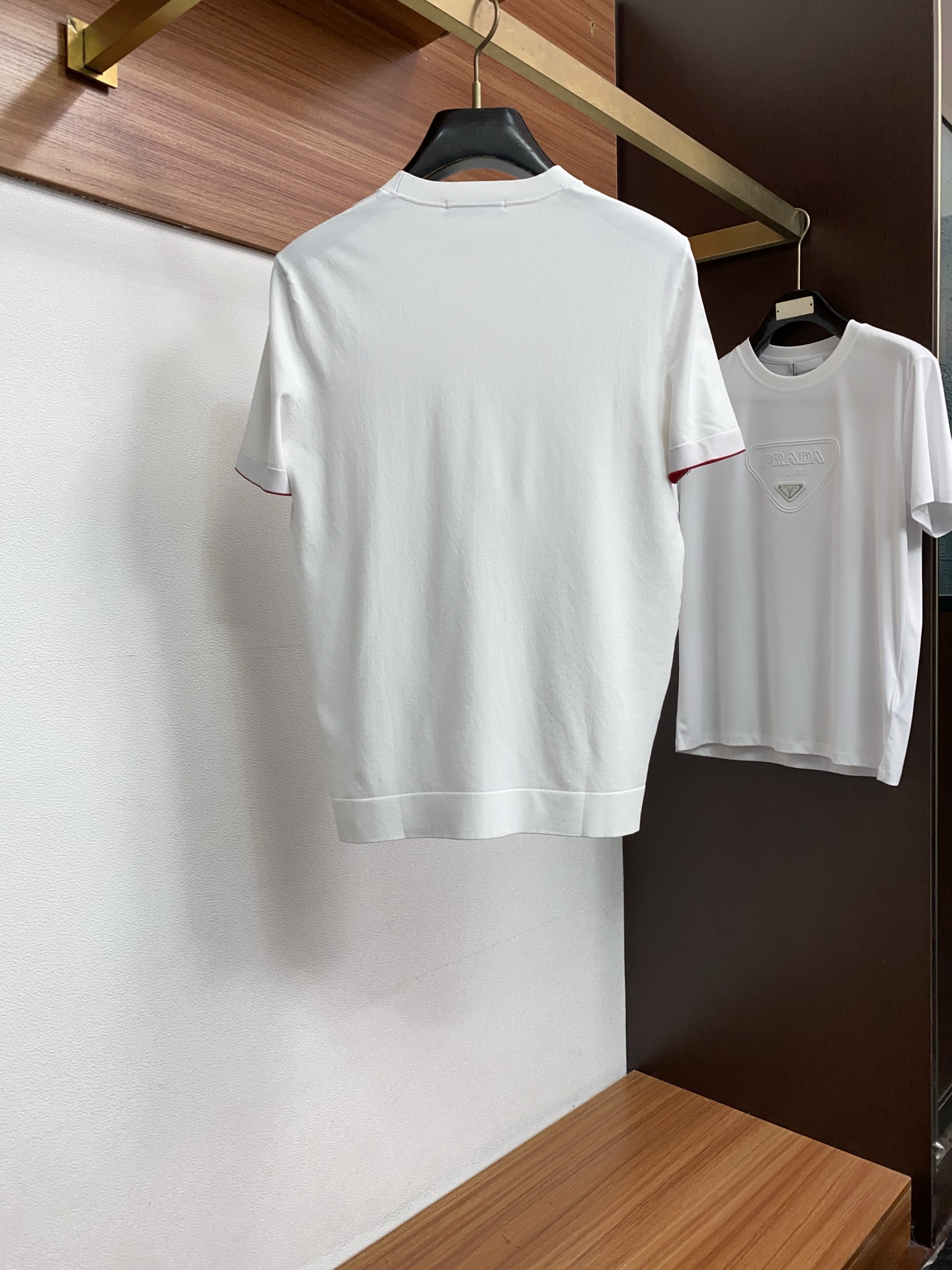 kiton 2026s经典时尚短袖 ，贸易公司渠道订单，简约大气，时尚百搭，品相更是无法挑剔！选用客供进