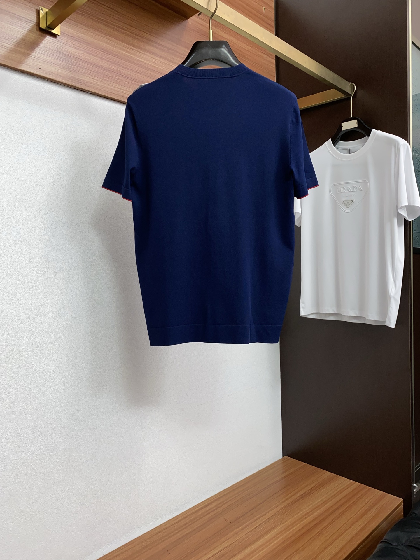 kiton 2026s经典时尚短袖 ，贸易公司渠道订单，简约大气，时尚百搭，品相更是无法挑剔！选用客供进