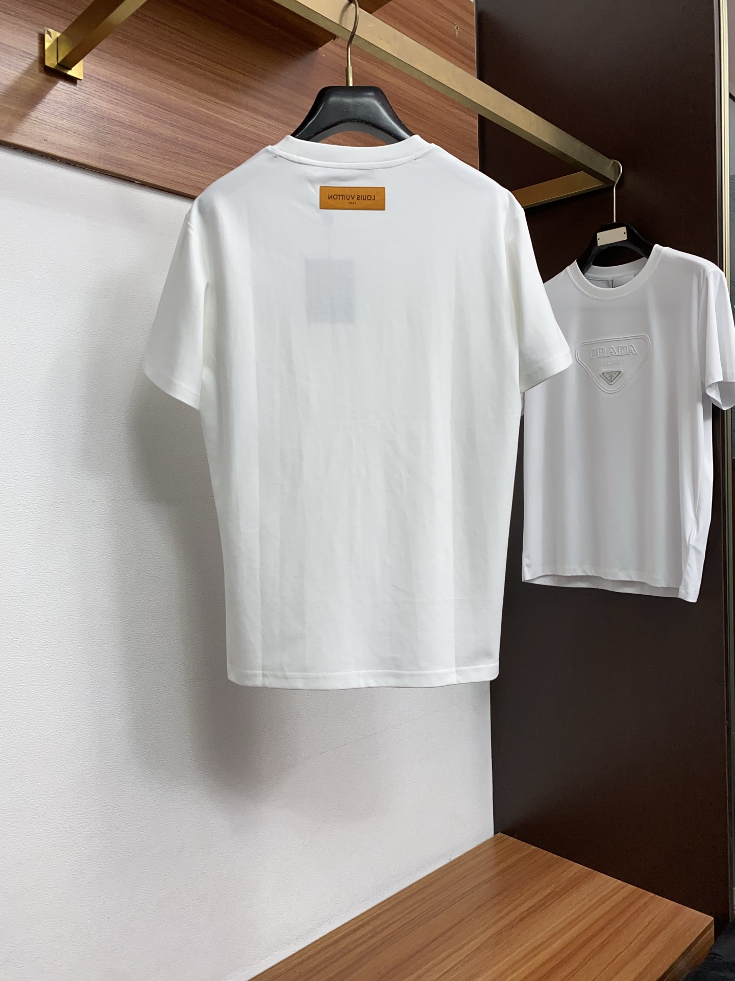 1v路易威登 2026 春夏新款首发专柜最新款短袖圆领T恤 高端订制 设计前卫时尚！品牌logo重工艺设