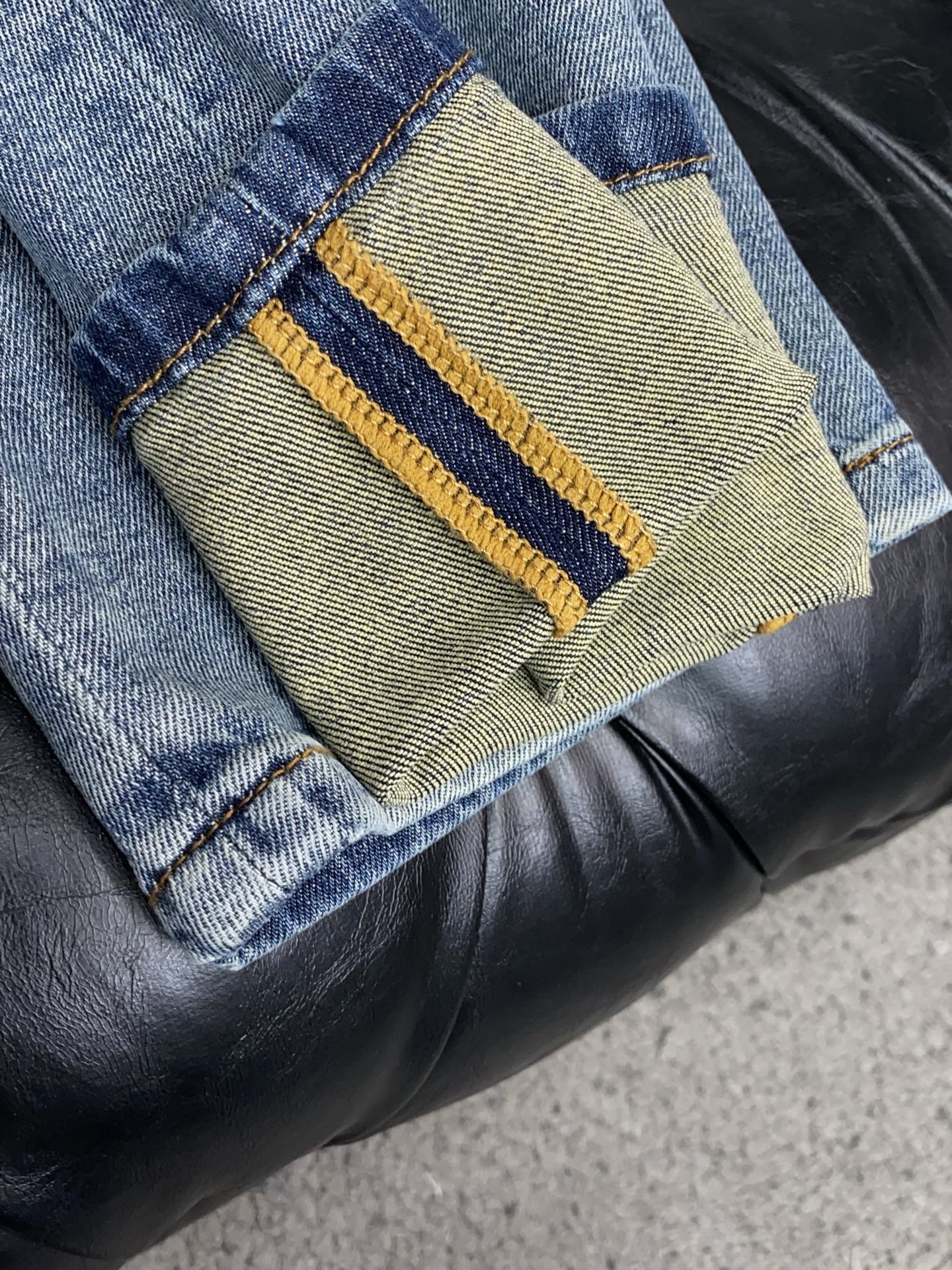 阿玛尼 高端定制、2026早春最新款牛仔裤 柜台同步发售 原版定制复刻 客供五金辅料 原单品质 进口牛仔