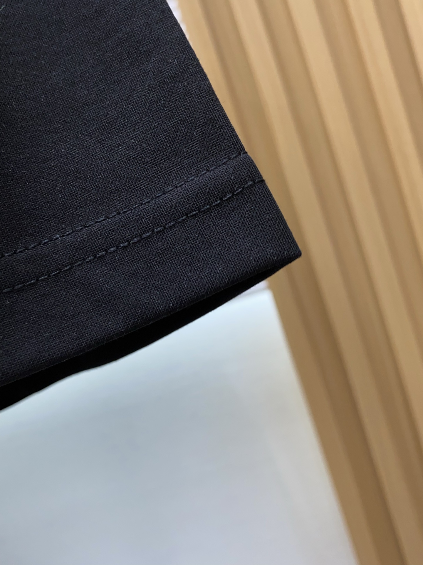 古奇 2026 春夏新款首发专柜最新款短袖圆领T恤 高端订制 设计前卫时尚！品牌logo重工艺设计 高端