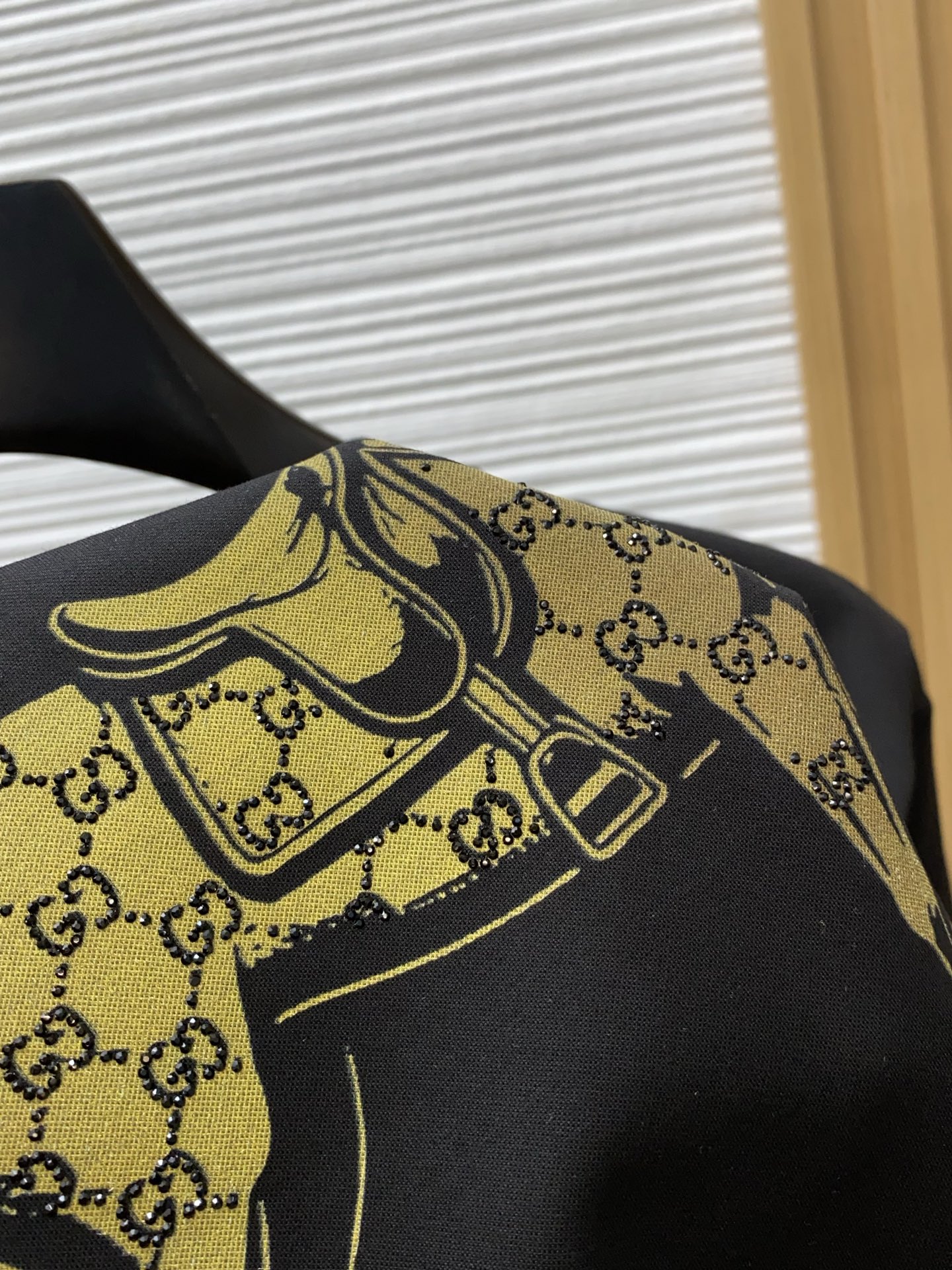 古奇 2026 春夏新款首发专柜最新款短袖圆领T恤 高端订制 设计前卫时尚！品牌logo重工艺设计 高端