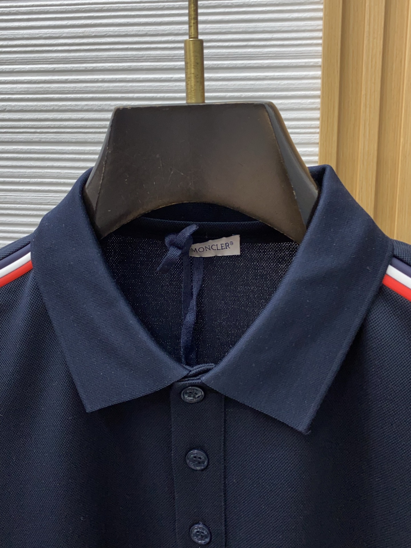 蒙口 2026春夏新品细纹珠地商务Polo，极简的衣身造型！顶级针织棉质混纺质地 整体的触感极为舒适，弹