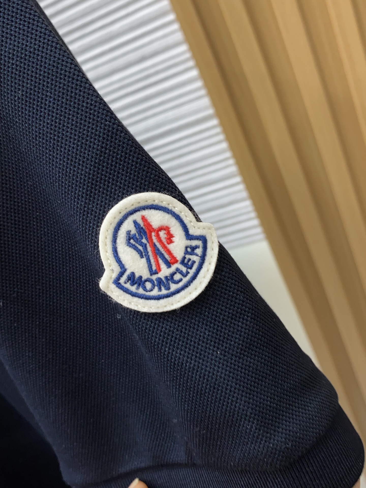 蒙口 2026春夏新品细纹珠地商务Polo，极简的衣身造型！顶级针织棉质混纺质地 整体的触感极为舒适，弹