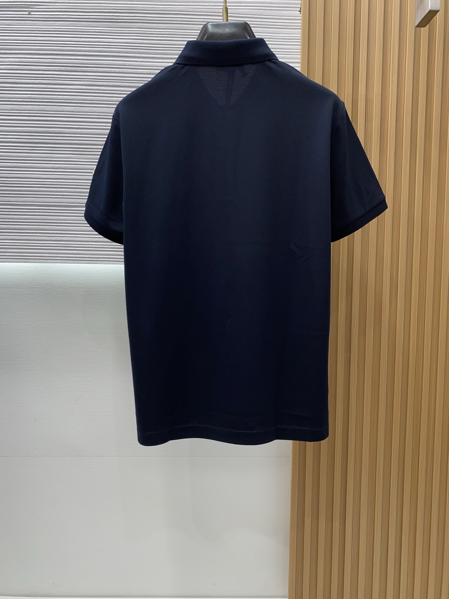 蒙口 2026春夏新品细纹珠地商务Polo，极简的衣身造型！顶级针织棉质混纺质地 整体的触感极为舒适，弹