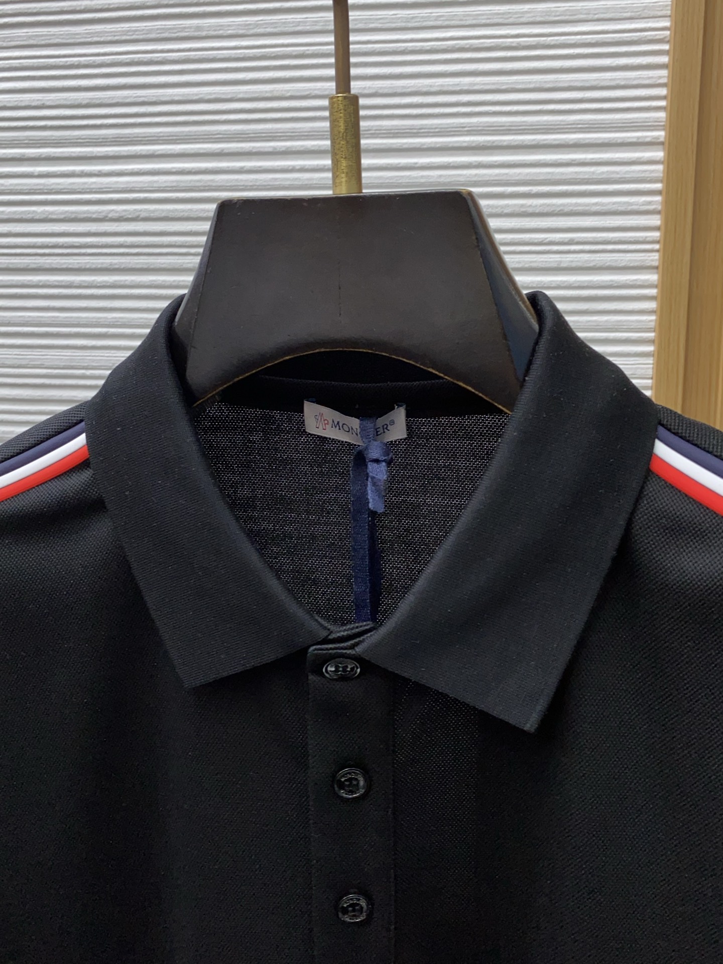 蒙口 2026春夏新品细纹珠地商务Polo，极简的衣身造型！顶级针织棉质混纺质地 整体的触感极为舒适，弹