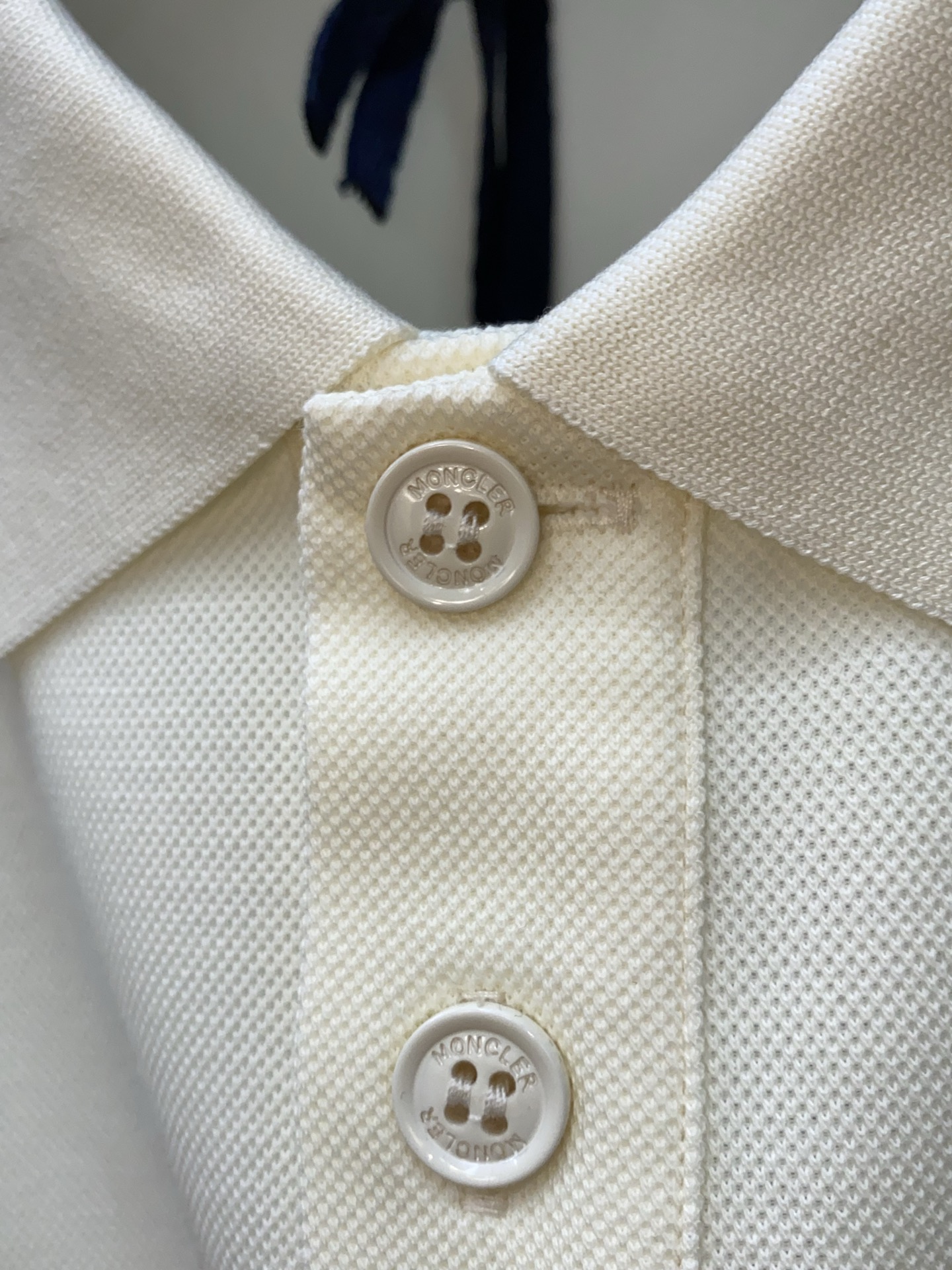 蒙口 2026春夏新品细纹珠地商务Polo，极简的衣身造型！顶级针织棉质混纺质地 整体的触感极为舒适，弹