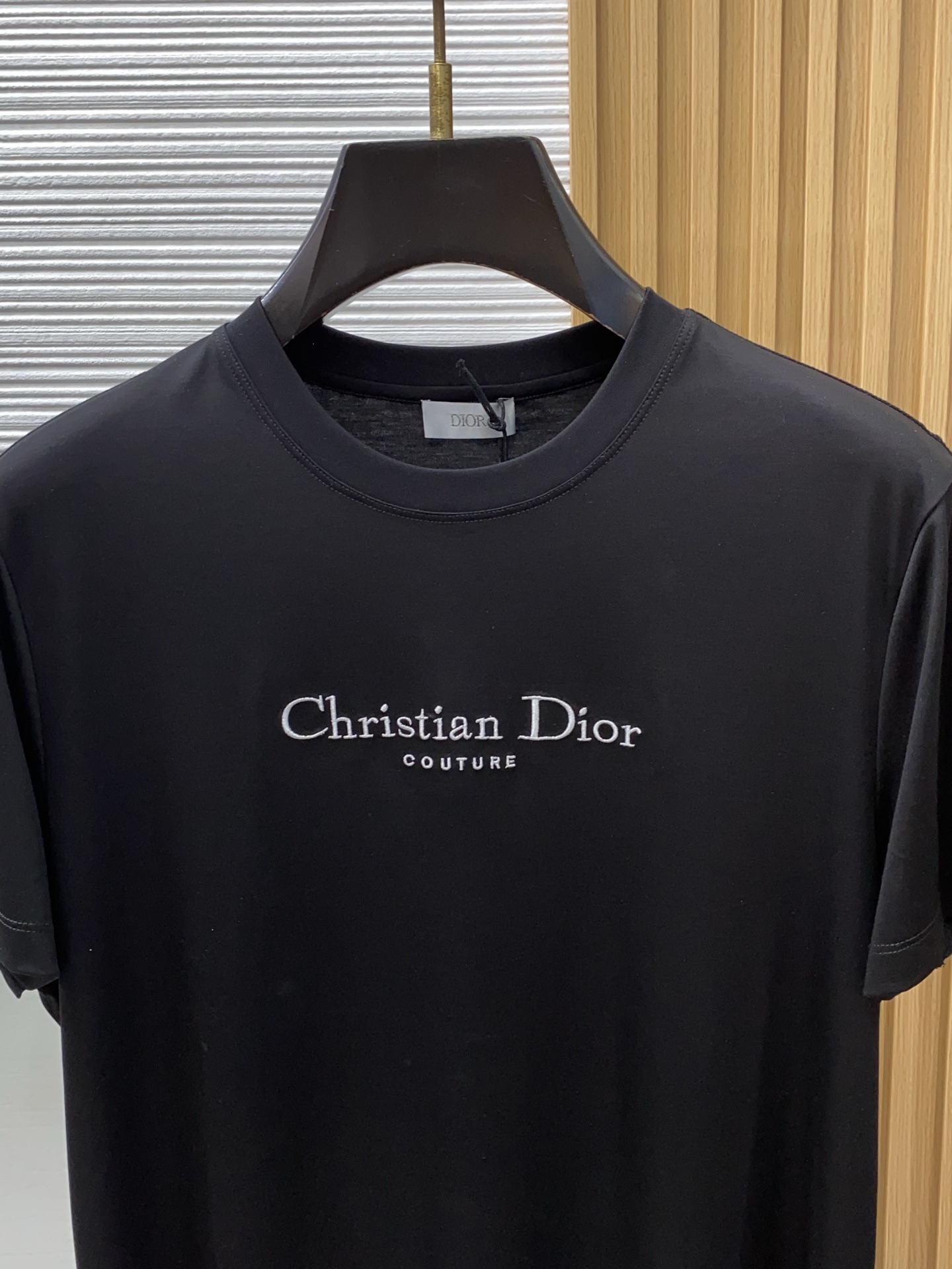 迪奥 2026春夏新款首发专柜最新款圆领短袖 高端订制 设计前卫时尚！品牌logo重工艺设计 高端定制1