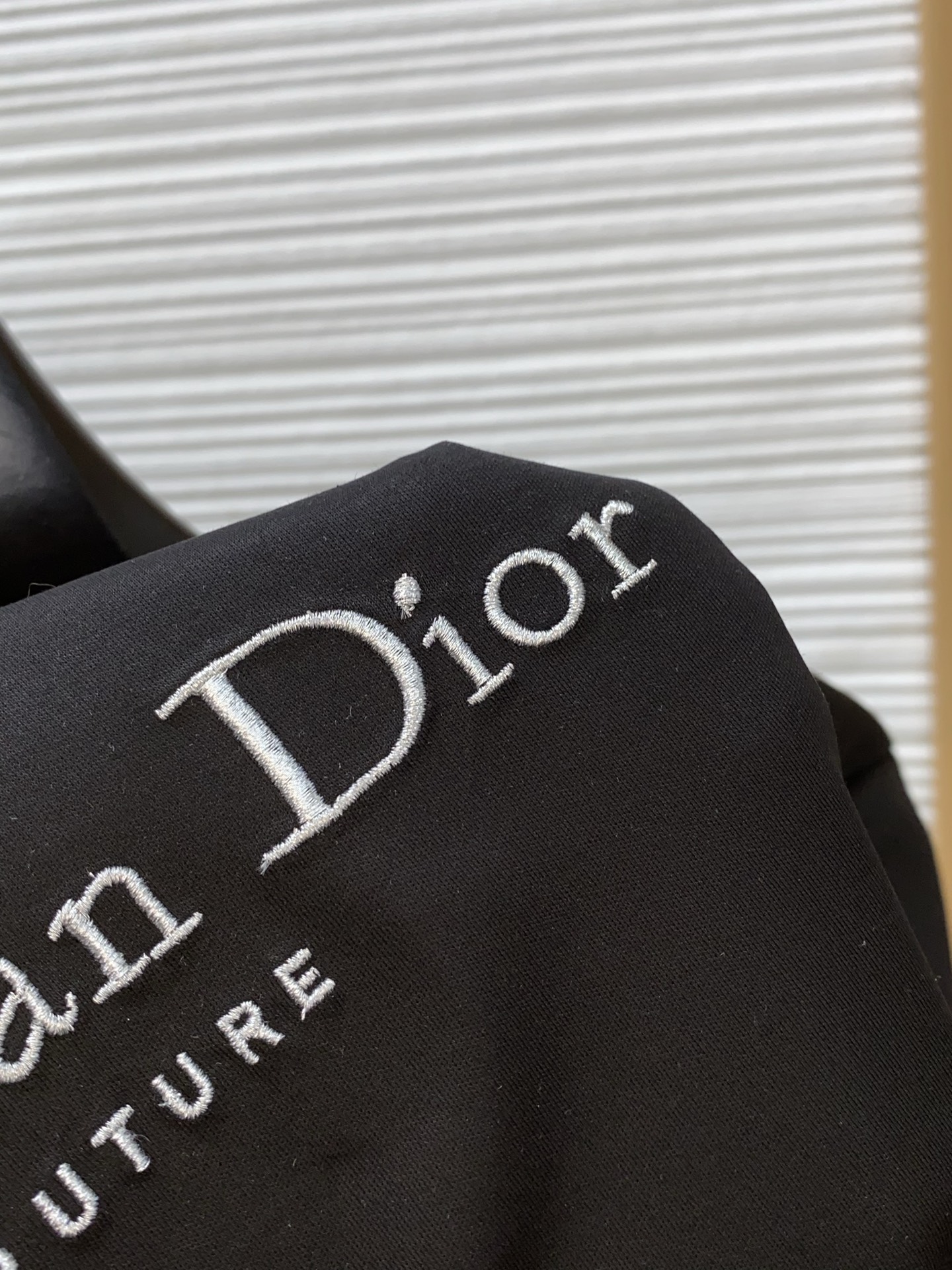 迪奥 2026春夏新款首发专柜最新款圆领短袖 高端订制 设计前卫时尚！品牌logo重工艺设计 高端定制1